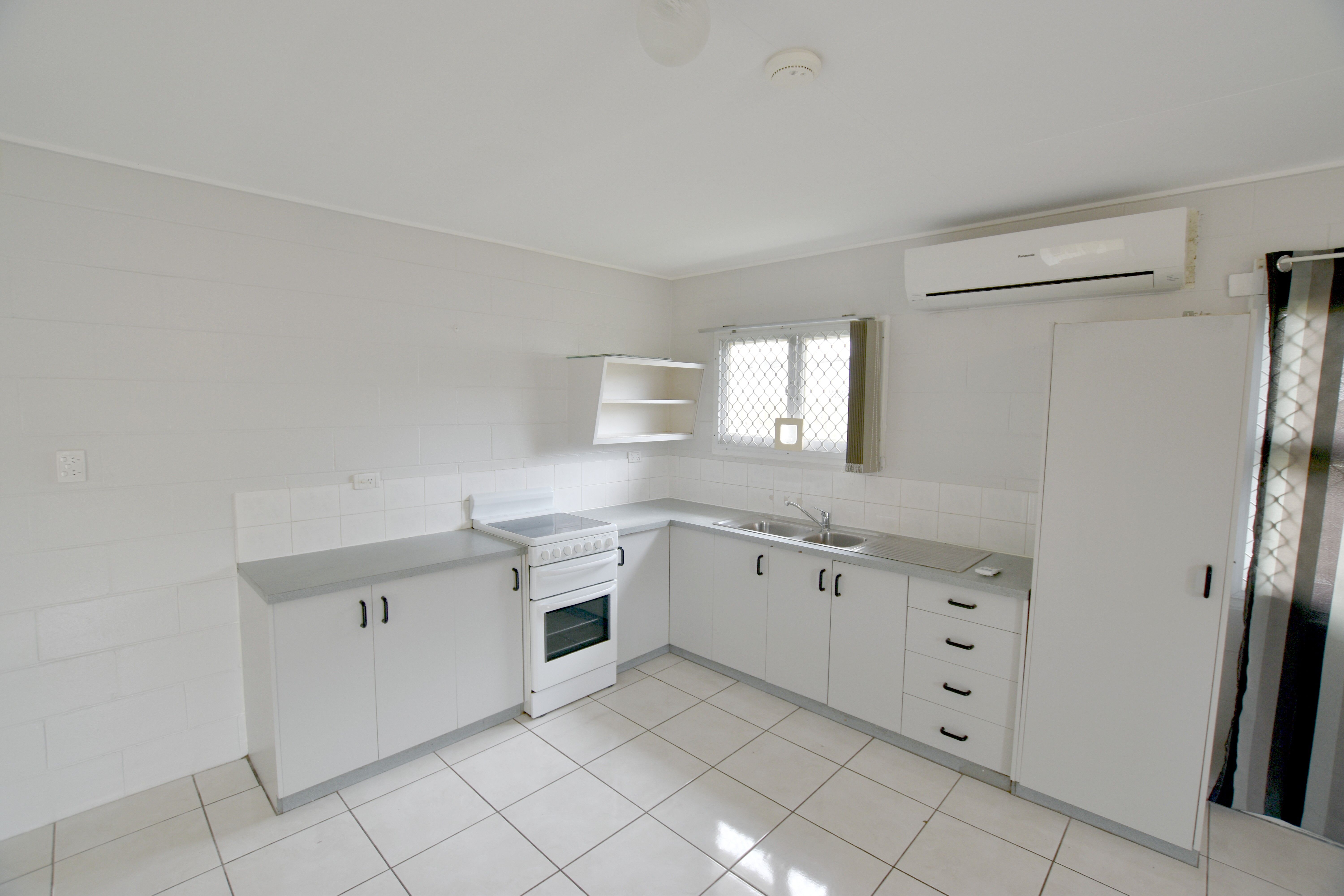 1/3 Larsen Street, West Gladstone, QLD 4680