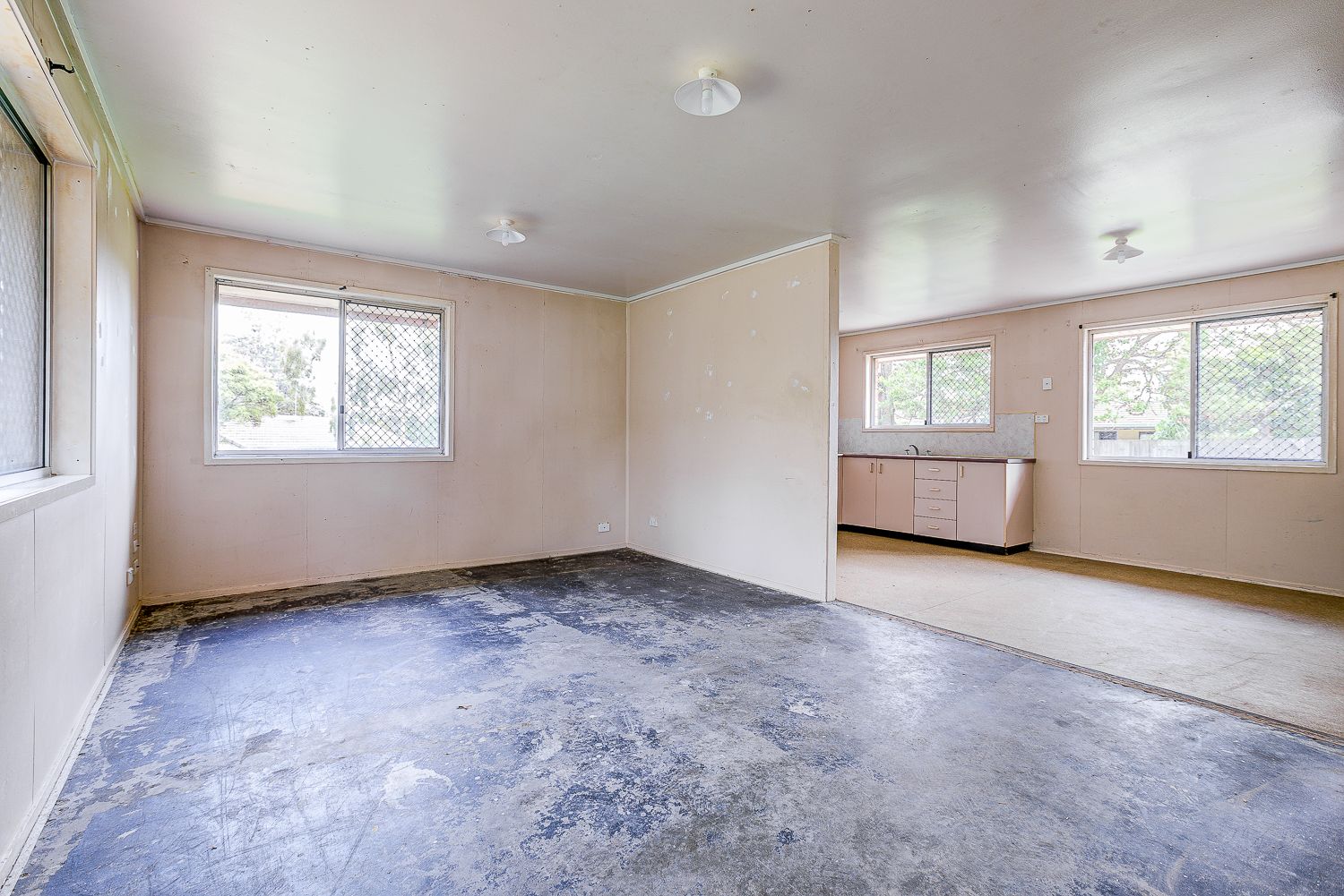4 Gloxinia Street, Kingston, QLD 4114