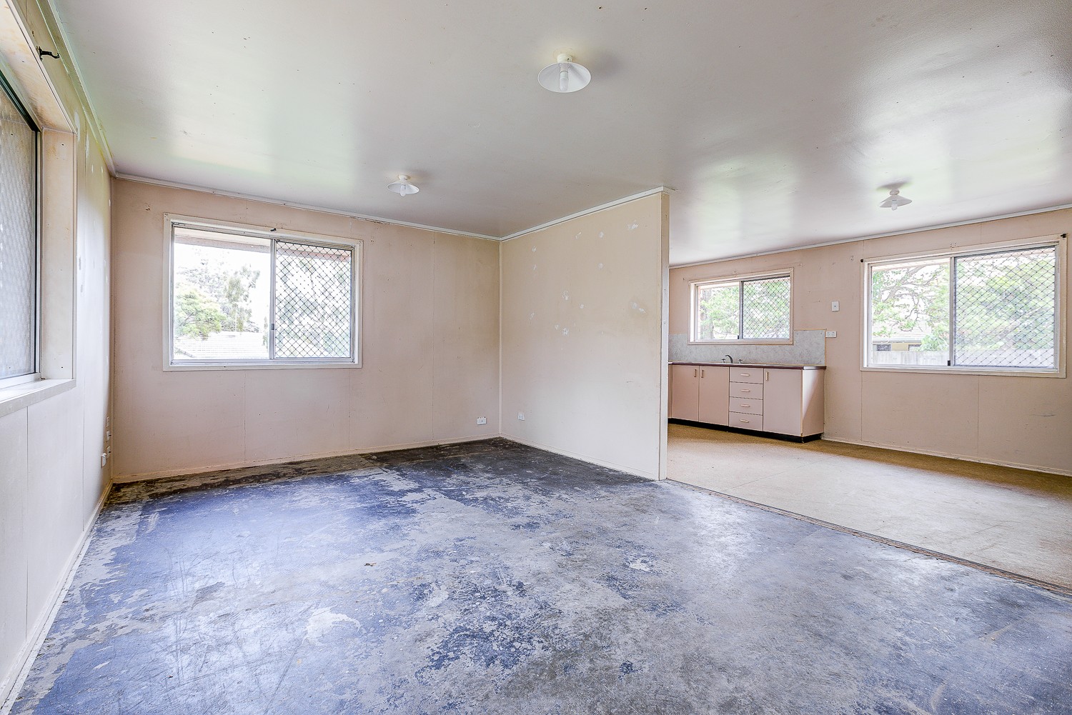4 Gloxinia Street, Kingston, QLD 4114