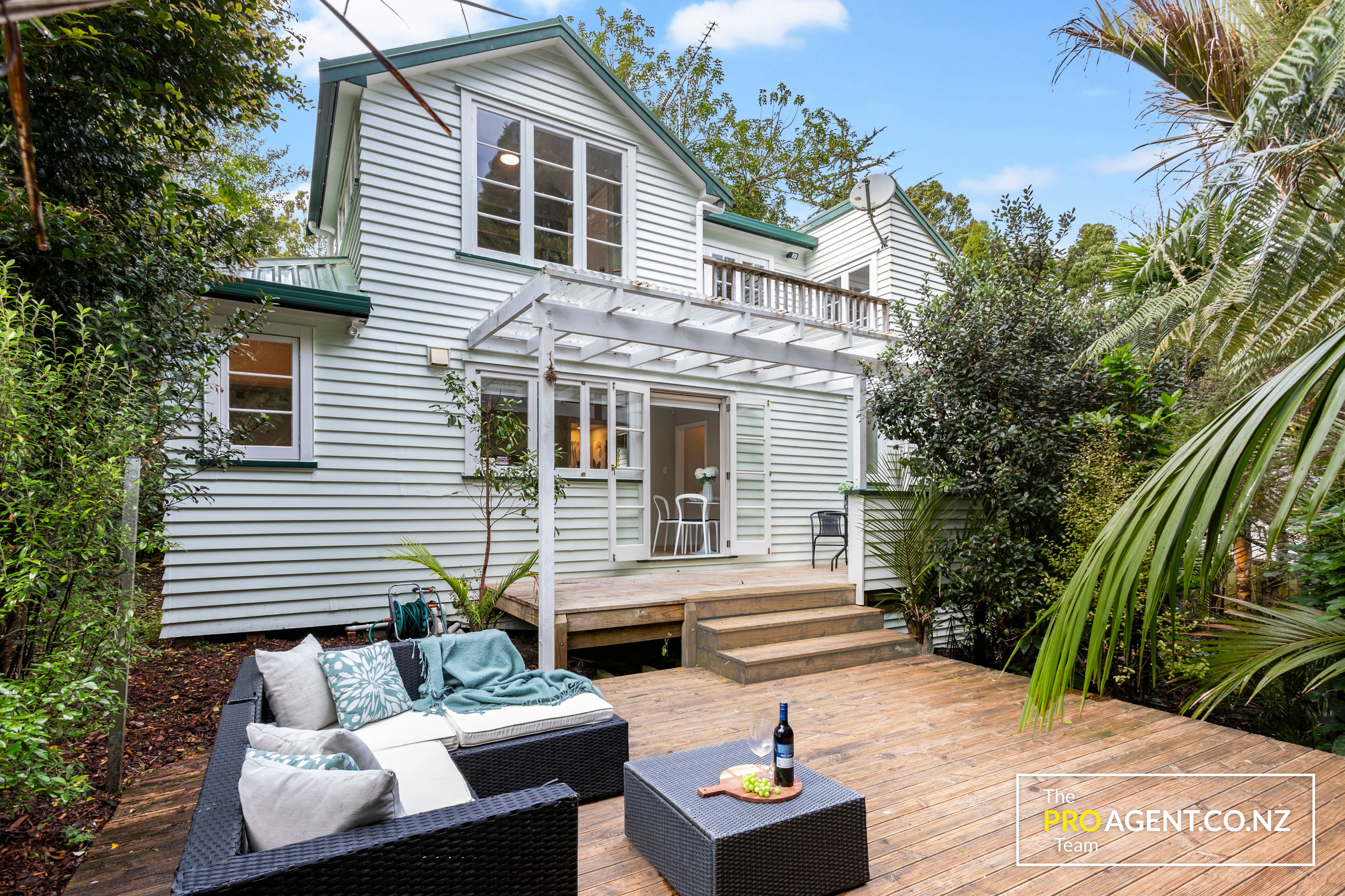 29 Hollywood Avenue, Titirangi, Waitakere City