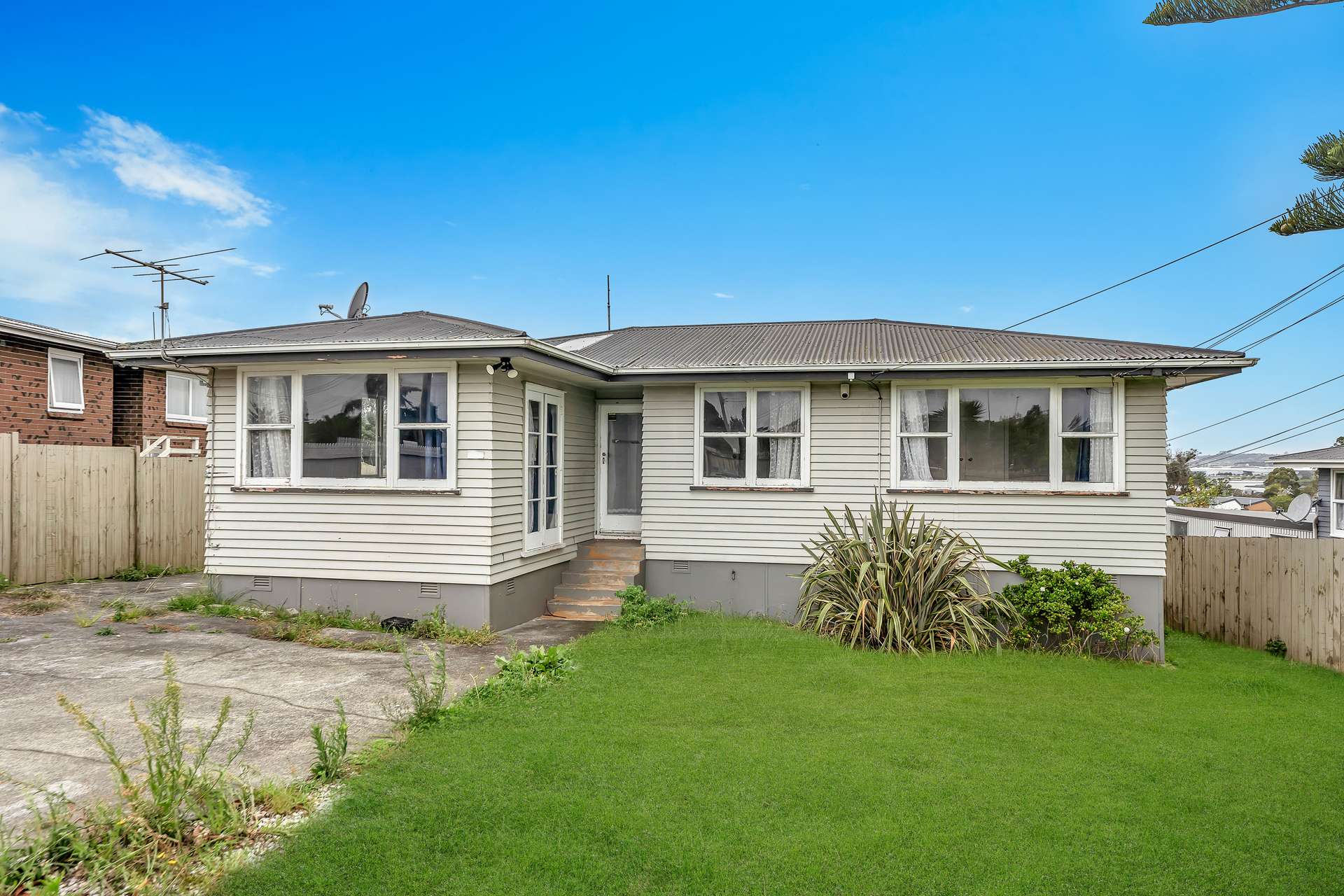 14 McLennan Road photo 3