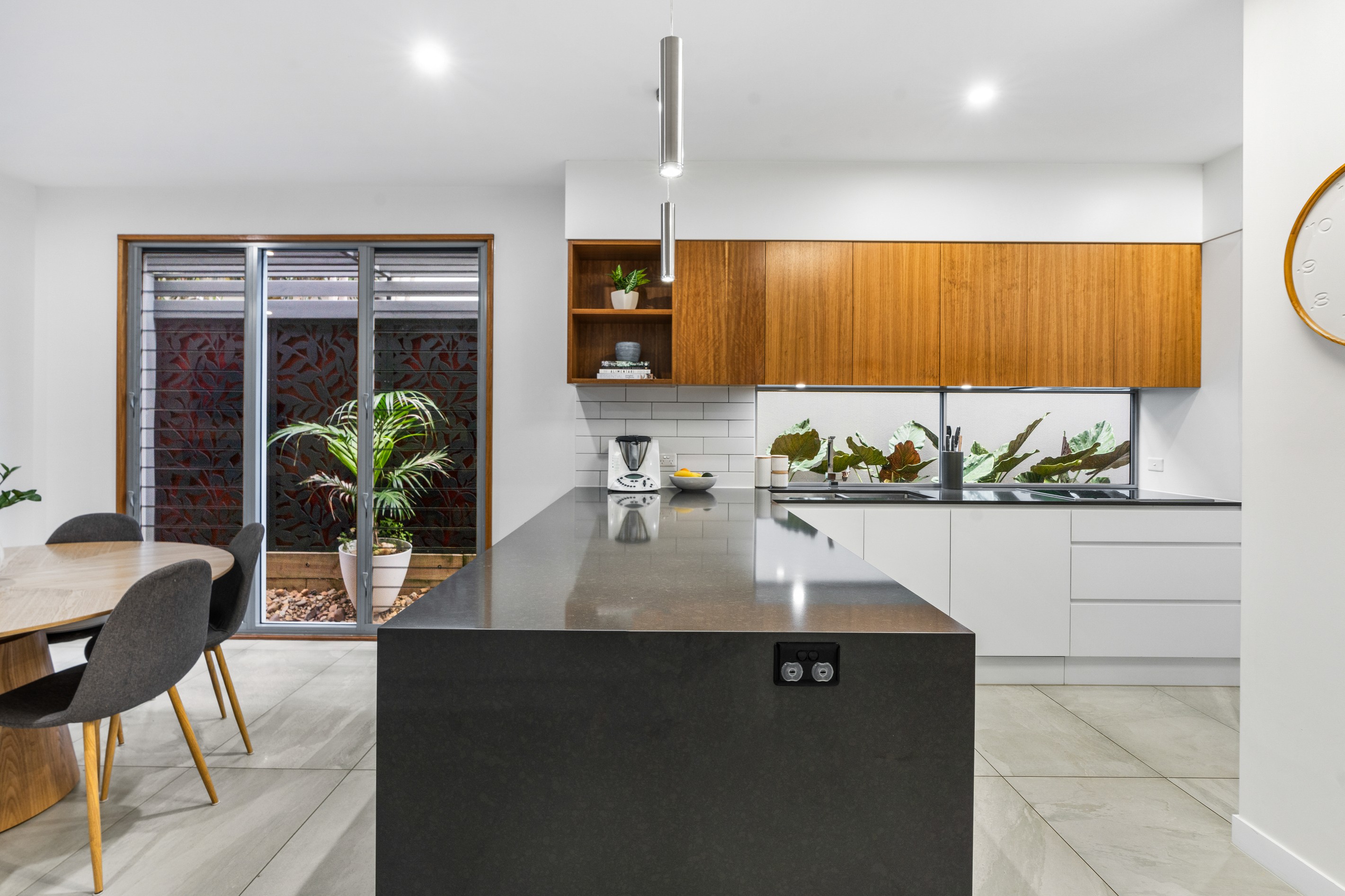 1/2099 Gold Coast Highway, Miami, QLD 4220