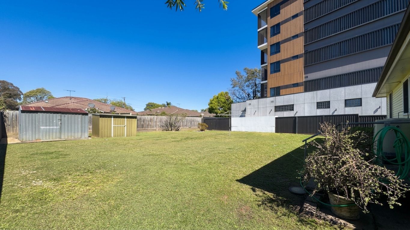 14 Hargrave Street — photo 10 of 10
