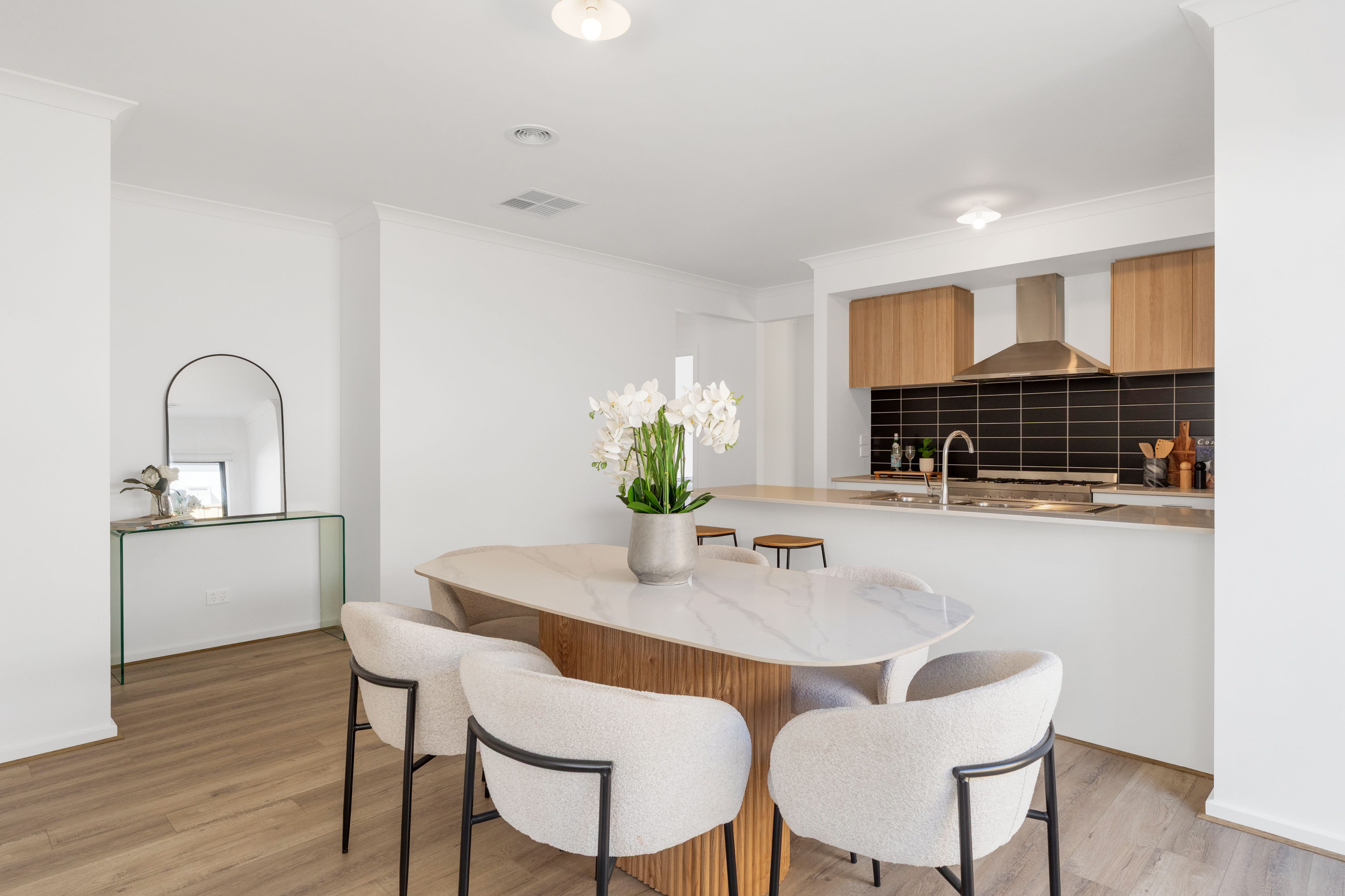 21 Lennox Street — photo 10 of 20