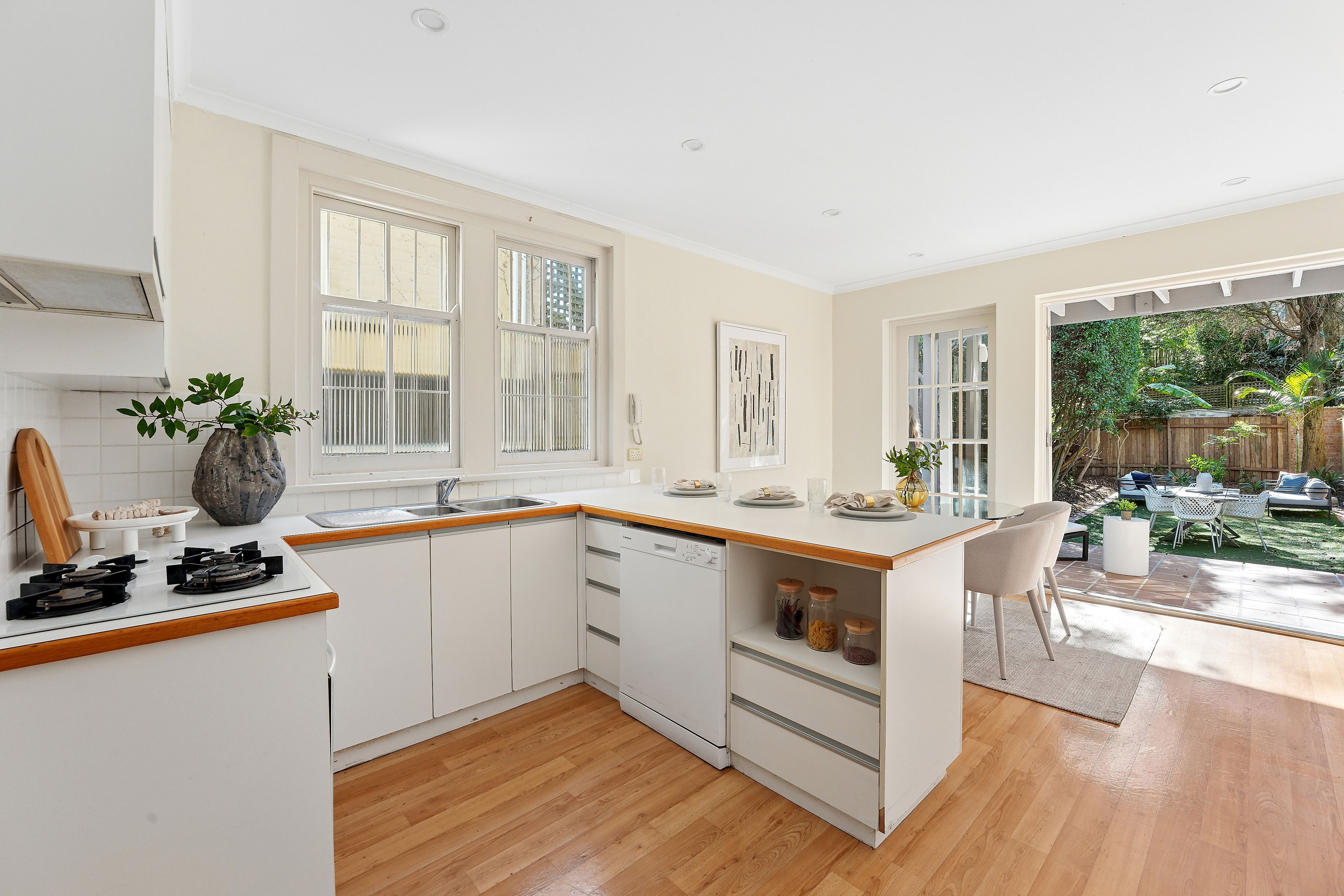2/32 Spencer Street — photo 3 of 6