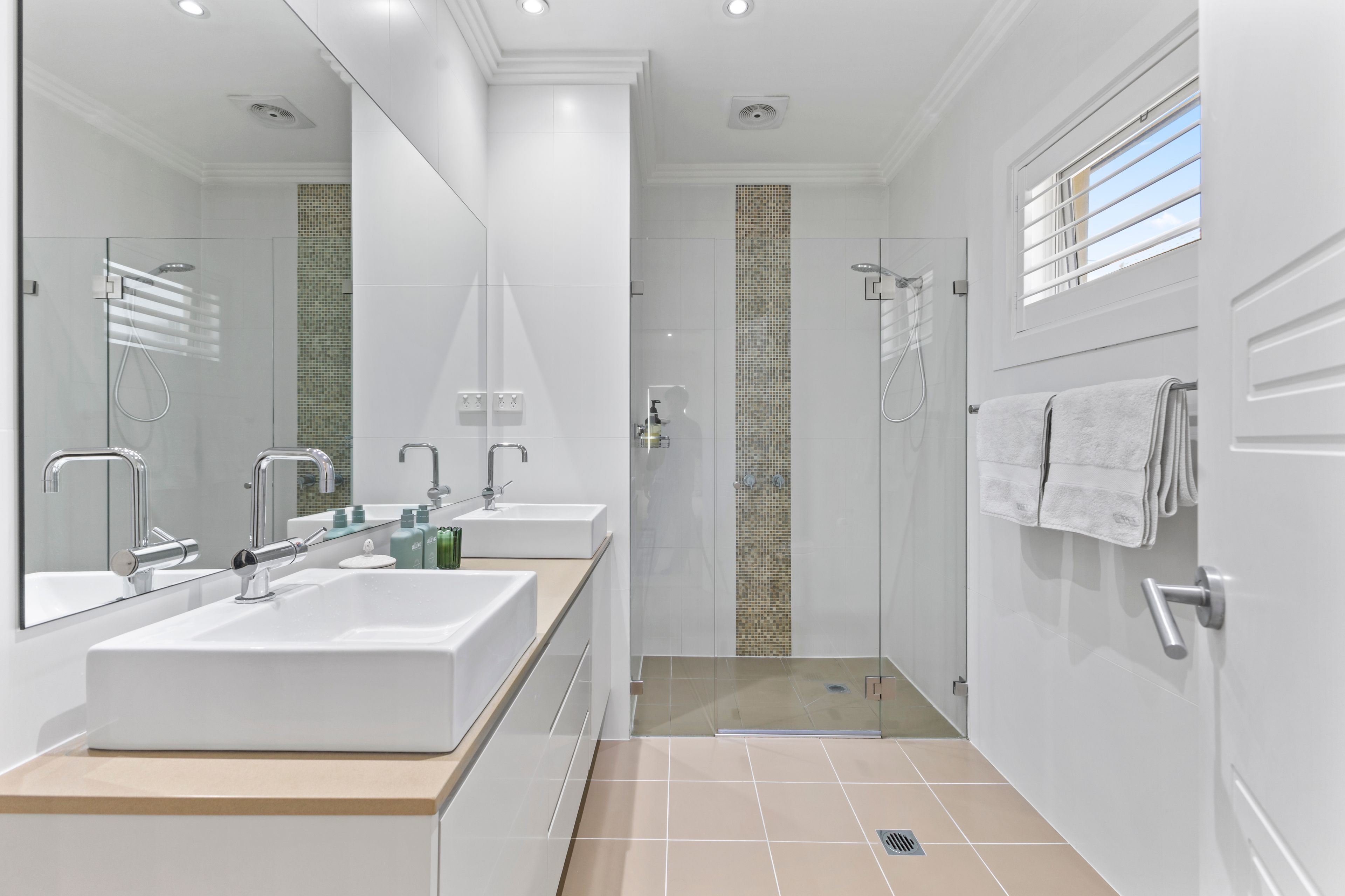 33 Murdoch Street — photo 16 of 18