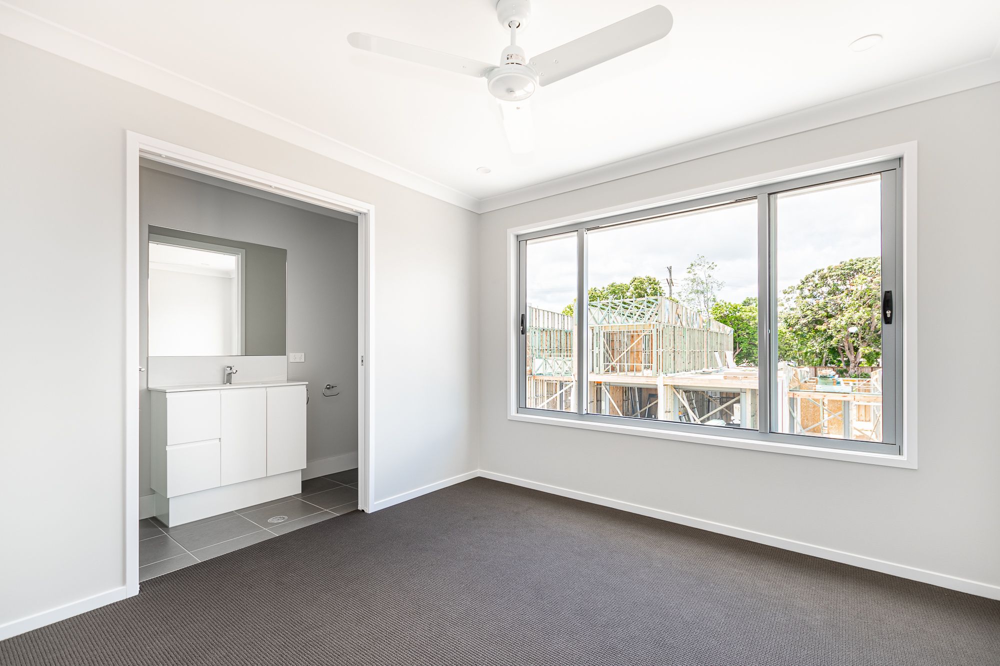 4/9 Diamond Avenue, Kallangur, QLD 4503