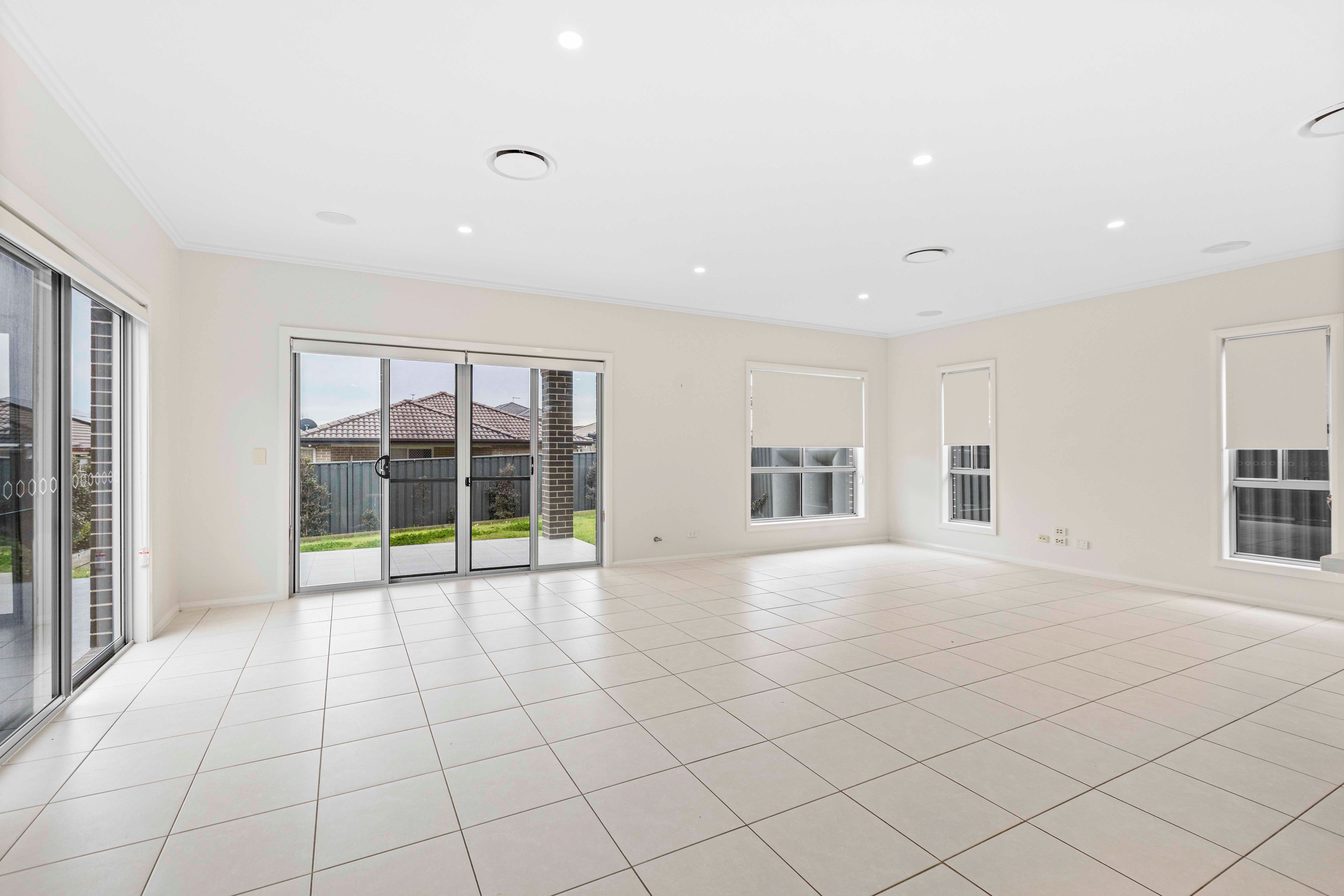 25 Sunrise Terrace, Glenmore Park, NSW 2745
