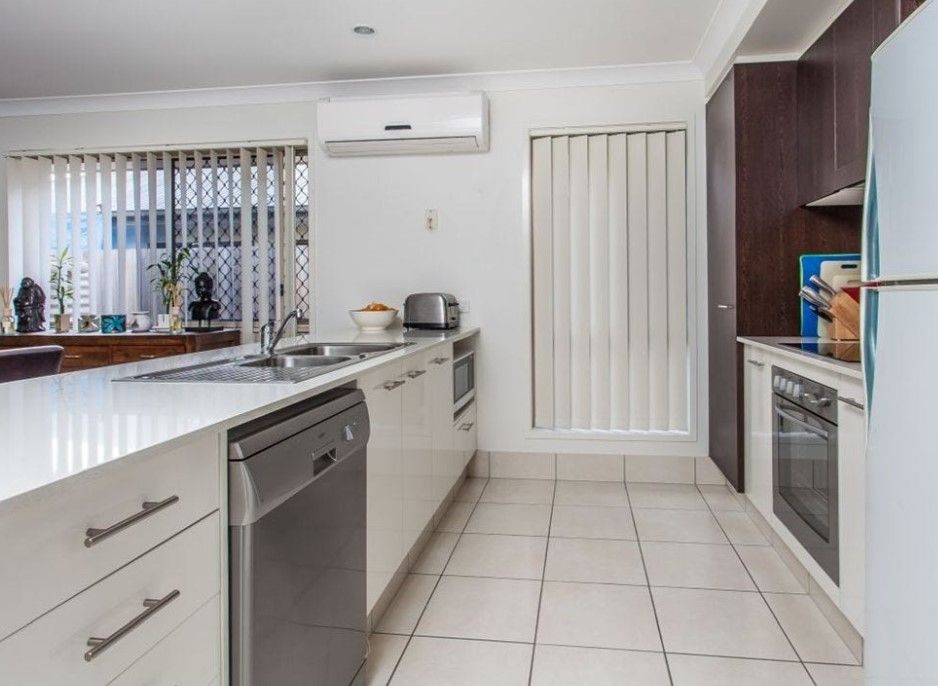 74 Mackintosh Drive, North Lakes, QLD 4509
