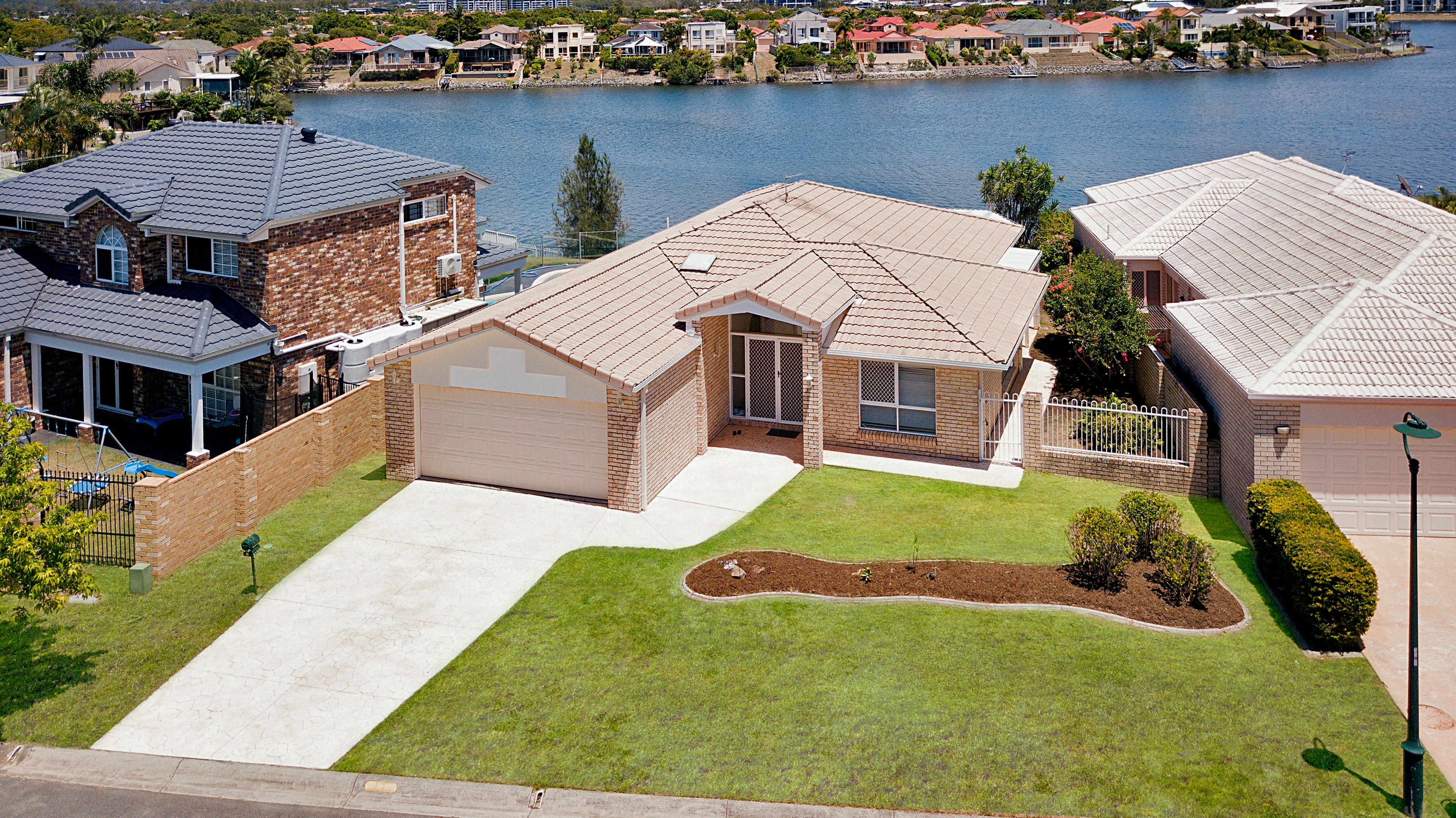 13 Notre Dame Court, Varsity Lakes, QLD 4227