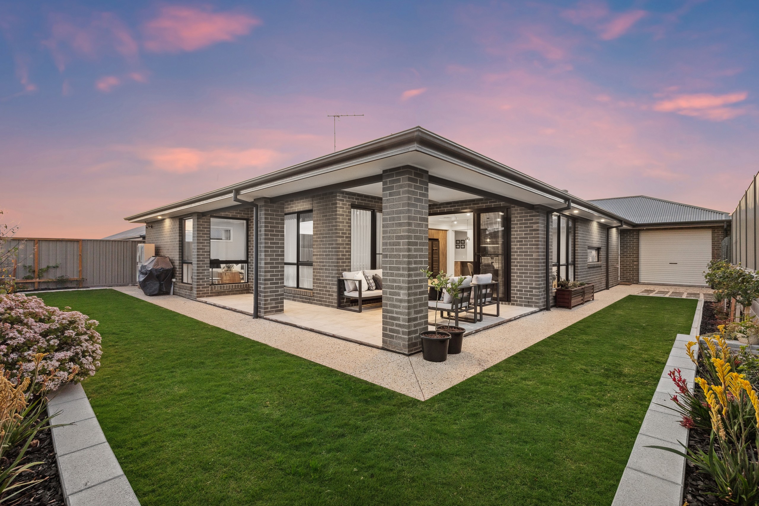 15 Cornwall Street, Seaford Heights, SA 5169