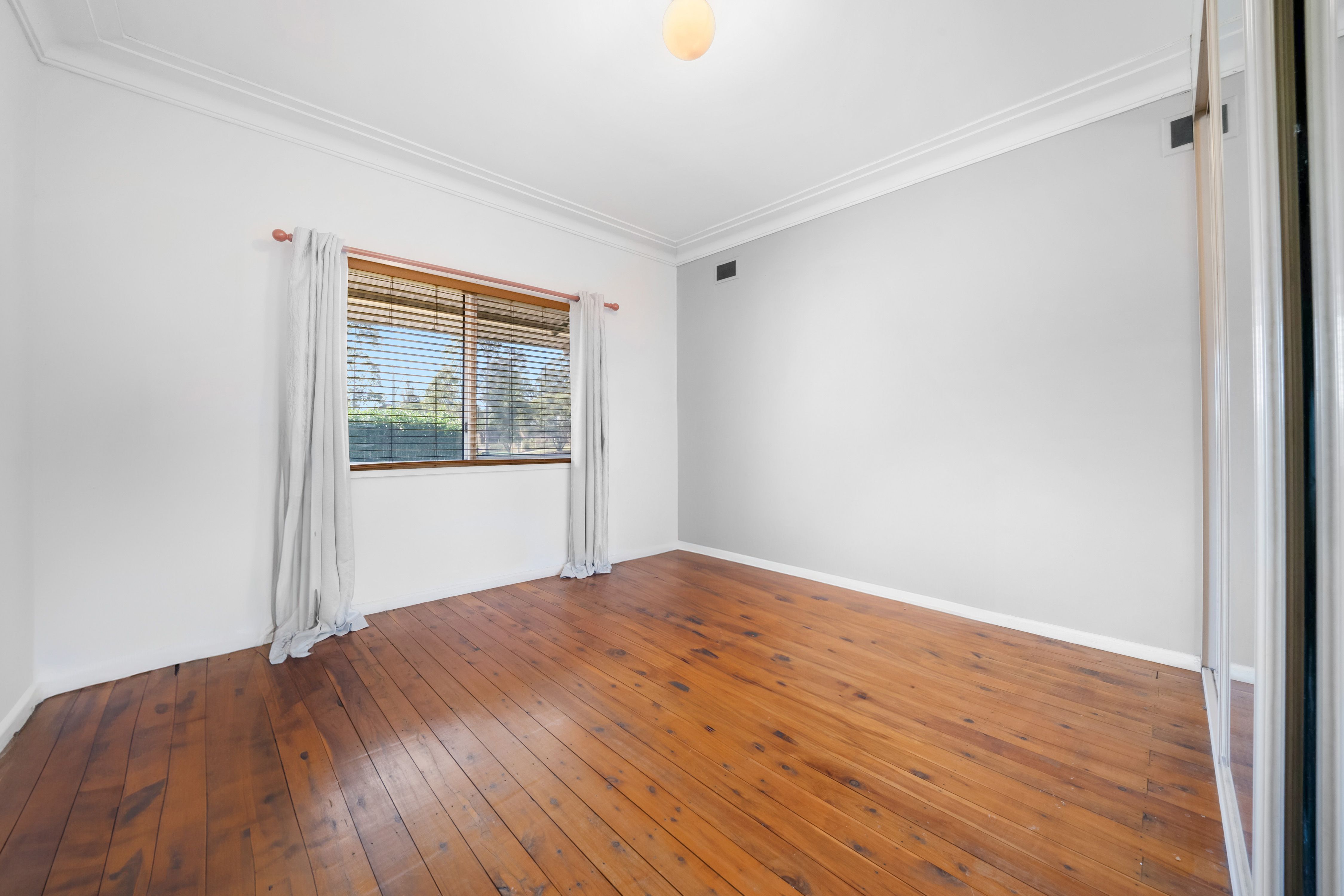 235 Richmond Road — photo 10 of 18