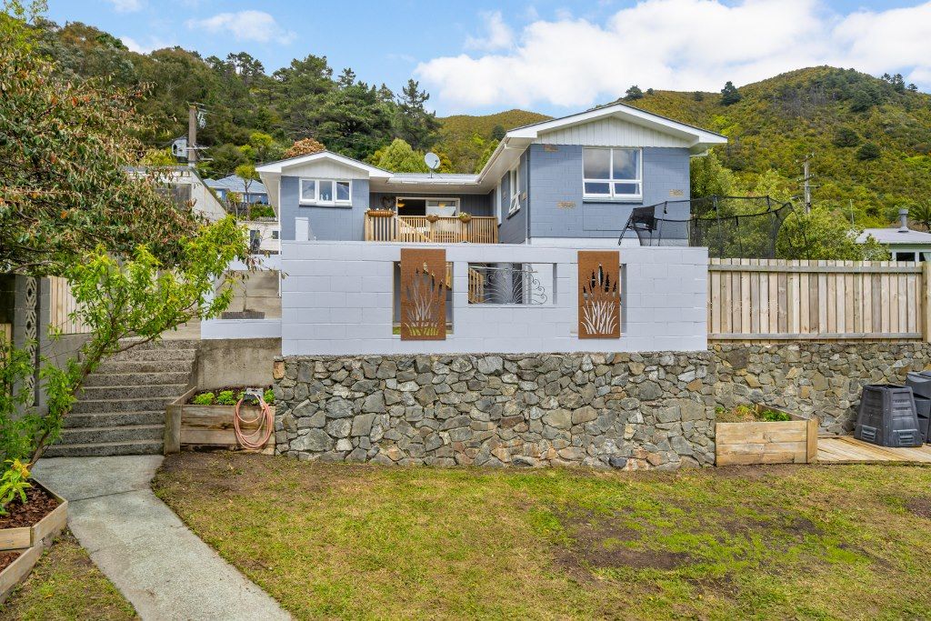 6 Holmes Grove, Naenae, Lower Hutt City