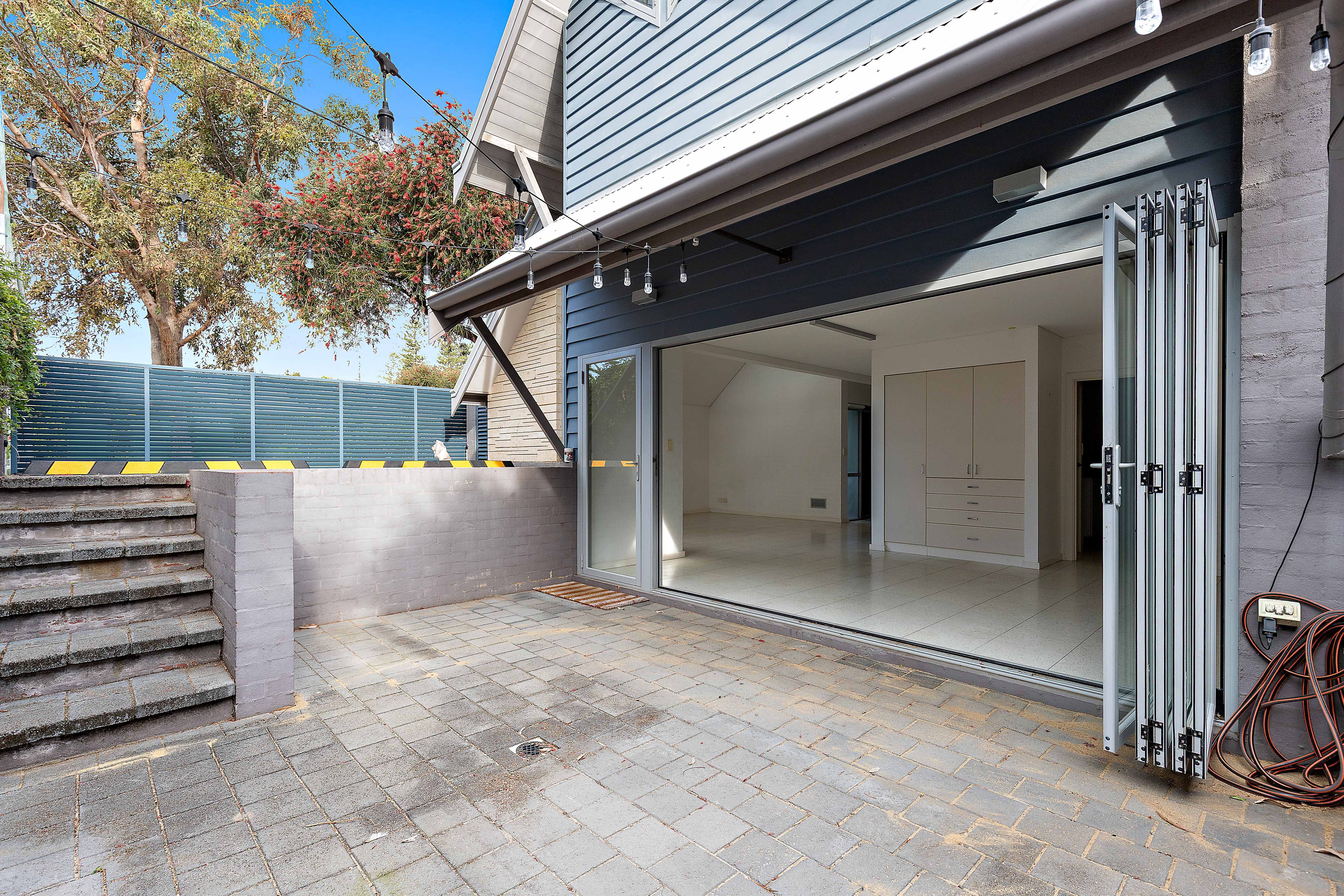 8A/Samson Street — photo 19 of 20
