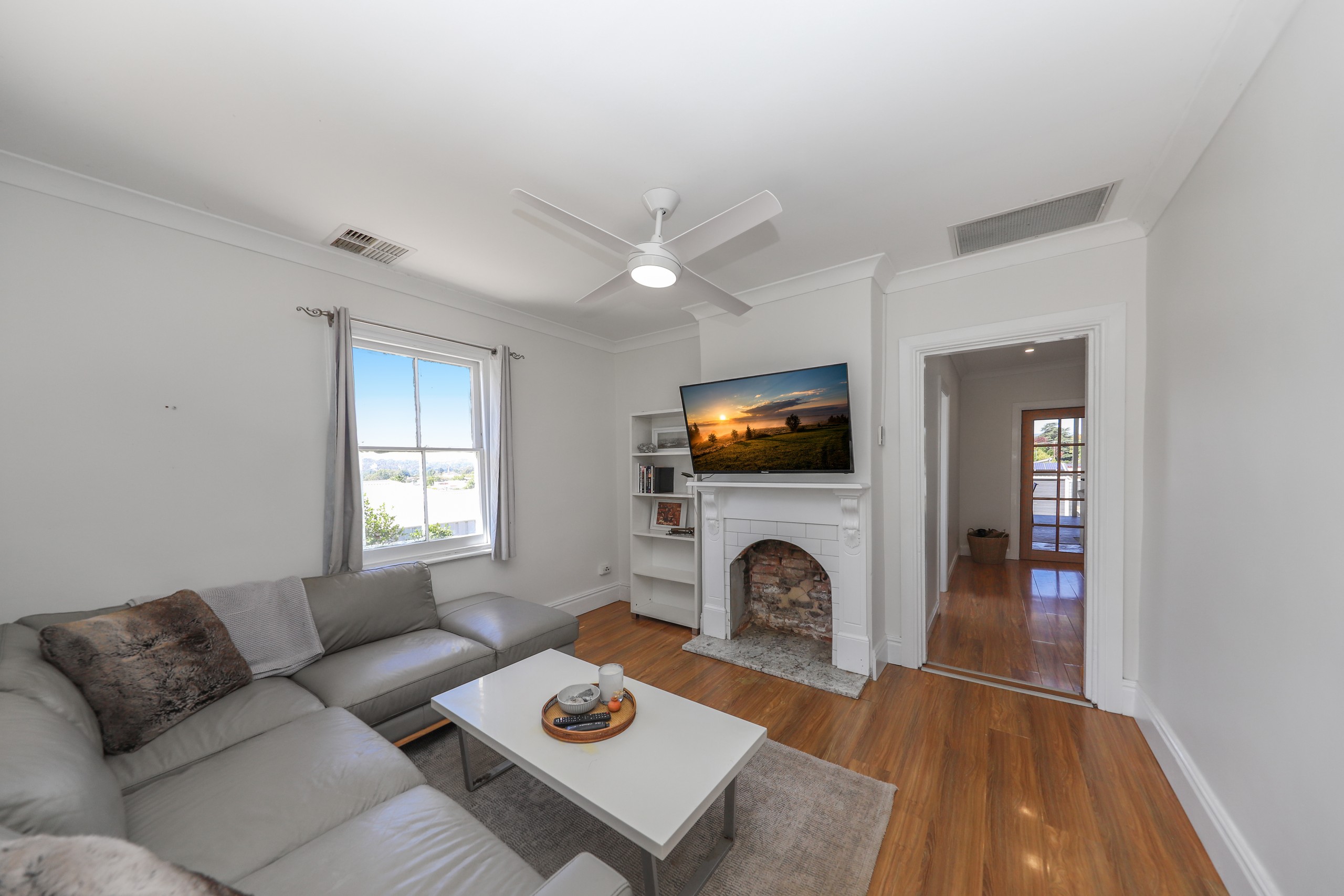 42 Carey Street, Tumut, NSW 2720