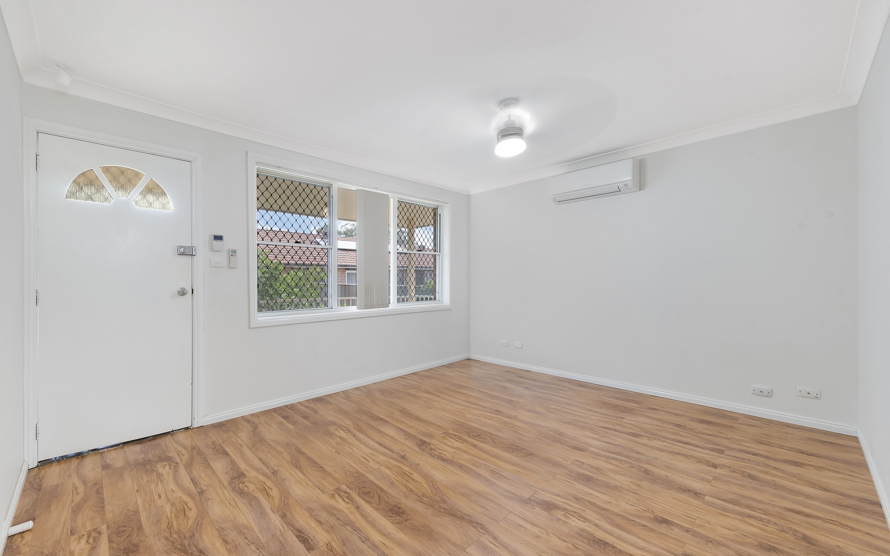 4/4 Bensley Road, Macquarie Fields, NSW 2564