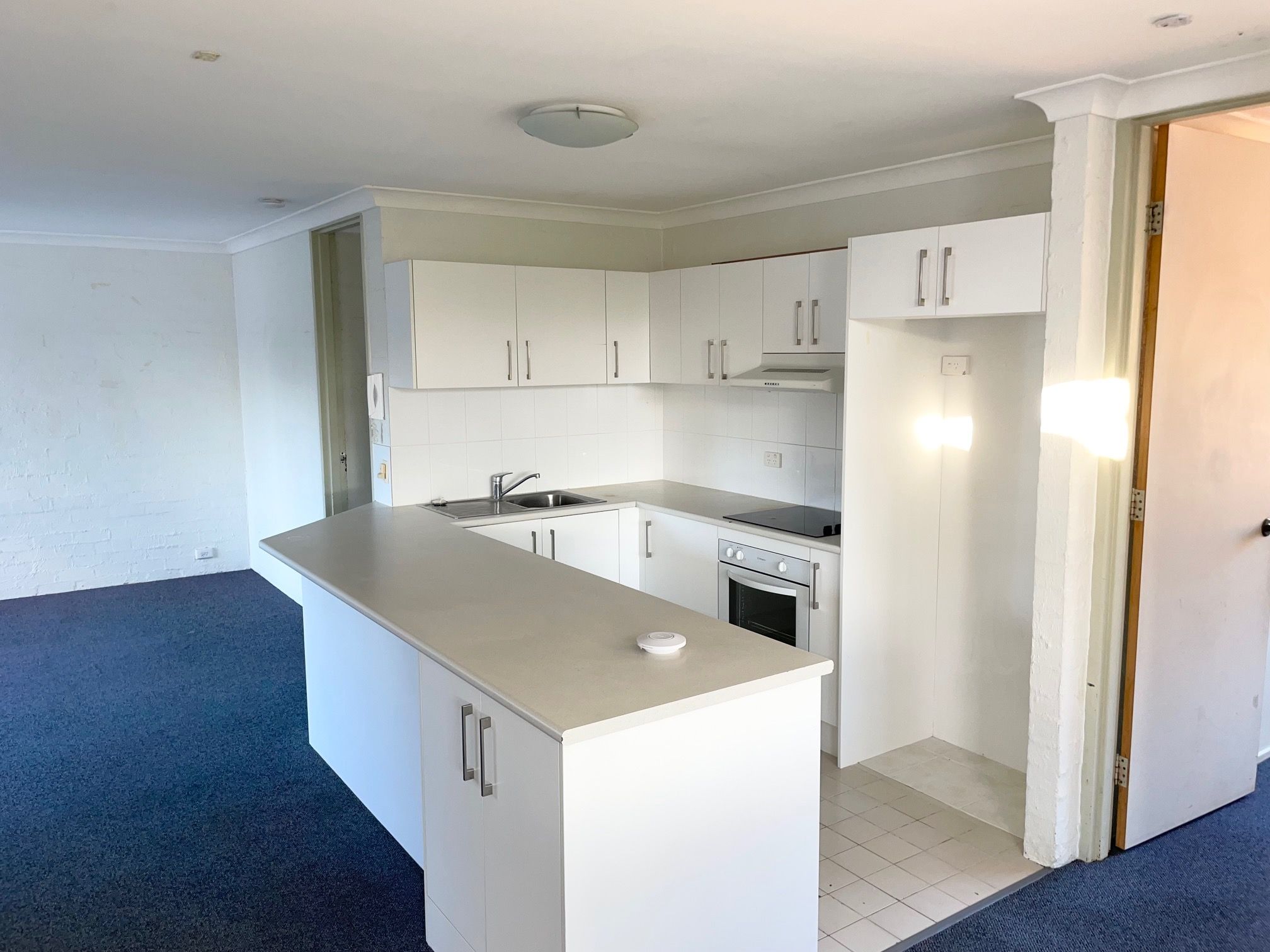 10/13 Federation Avenue 'Sandbury Court', Broadbeach, QLD 4218