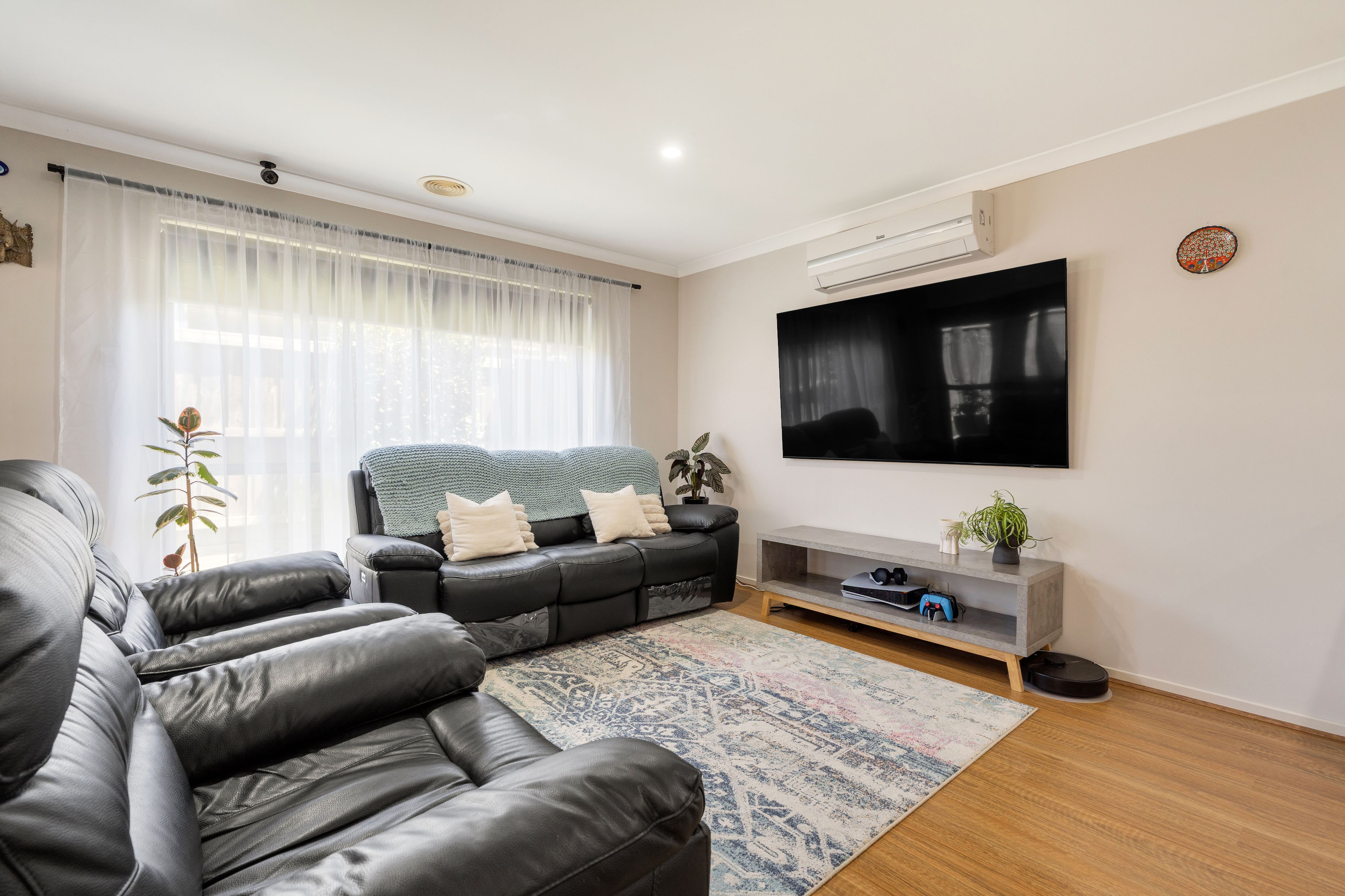 24 Albion Crescent, Mickleham, VIC 3064