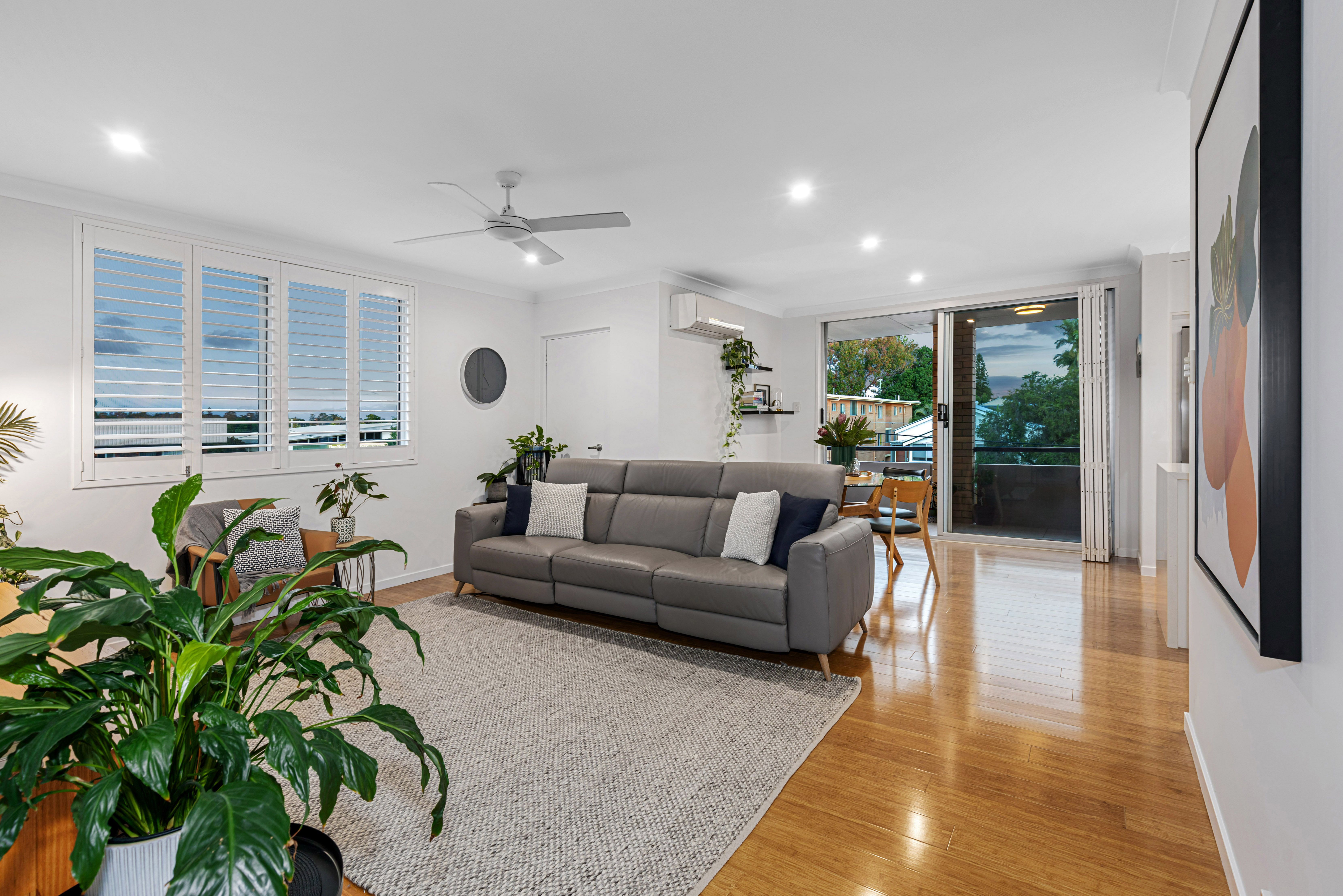 19 Crown Street, Holland Park West QLD 4121