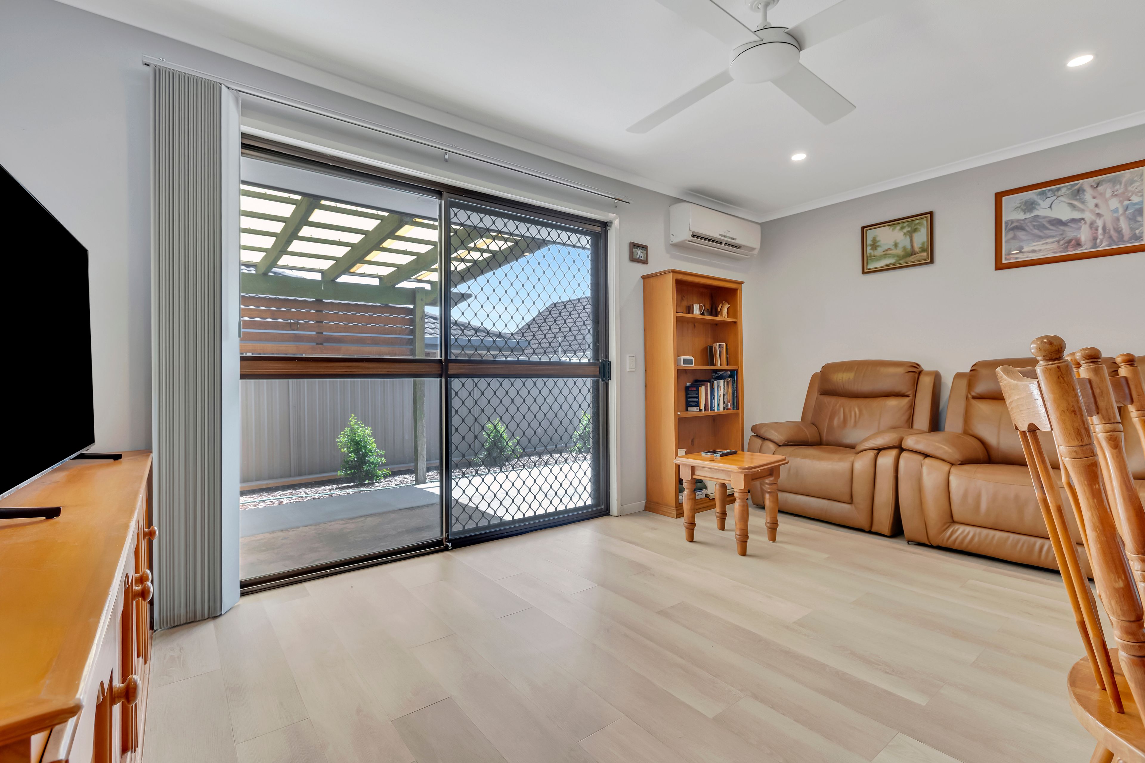 2/55 Government Road, Labrador, QLD 4215