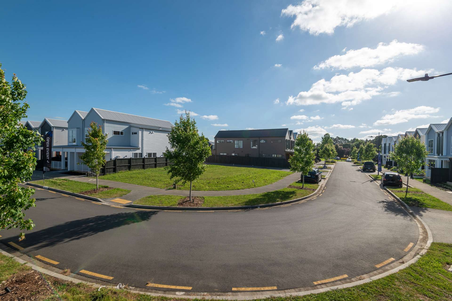31 Burberry Heights photo 21