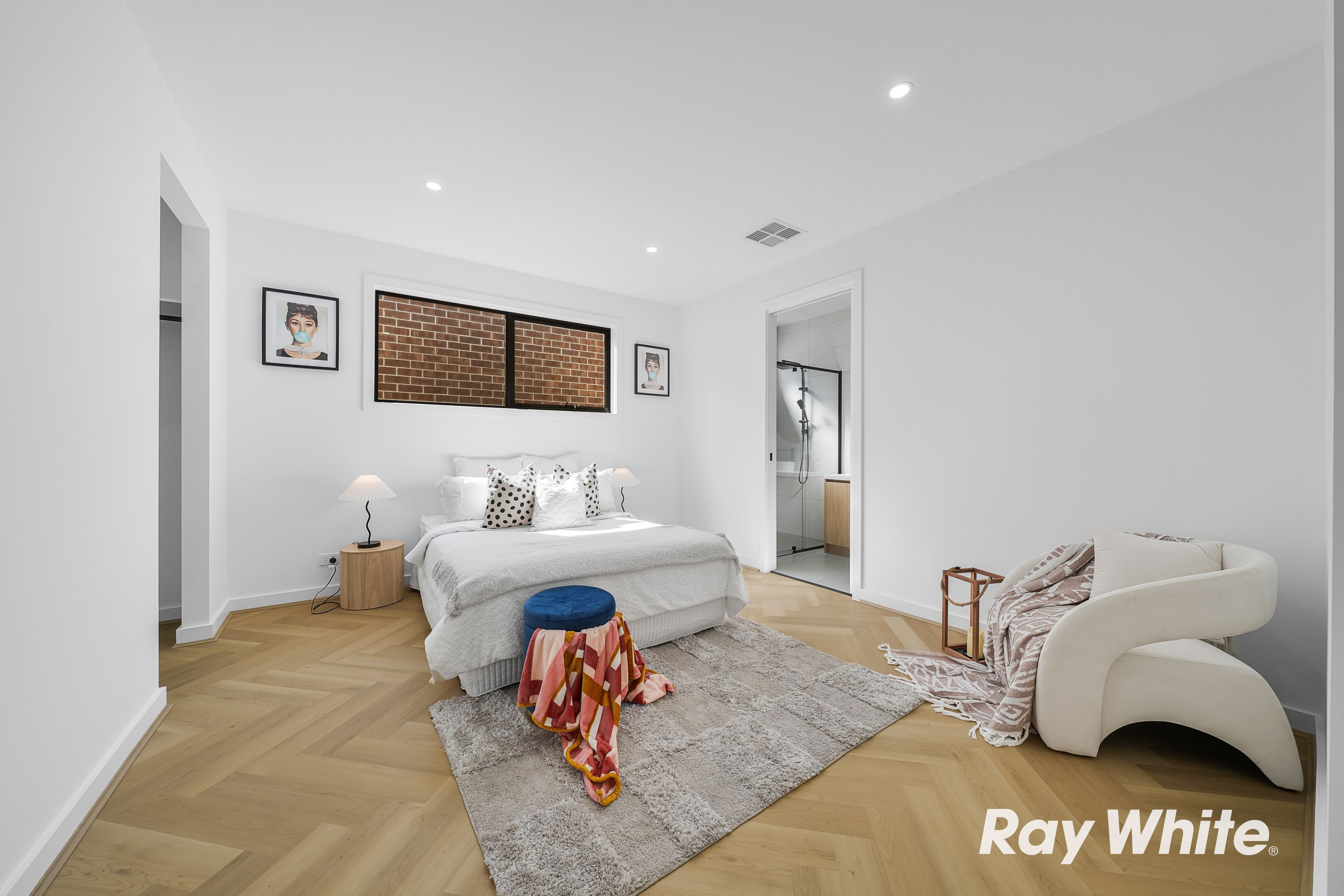 41 Batehaven Crescent — photo 11 of 21