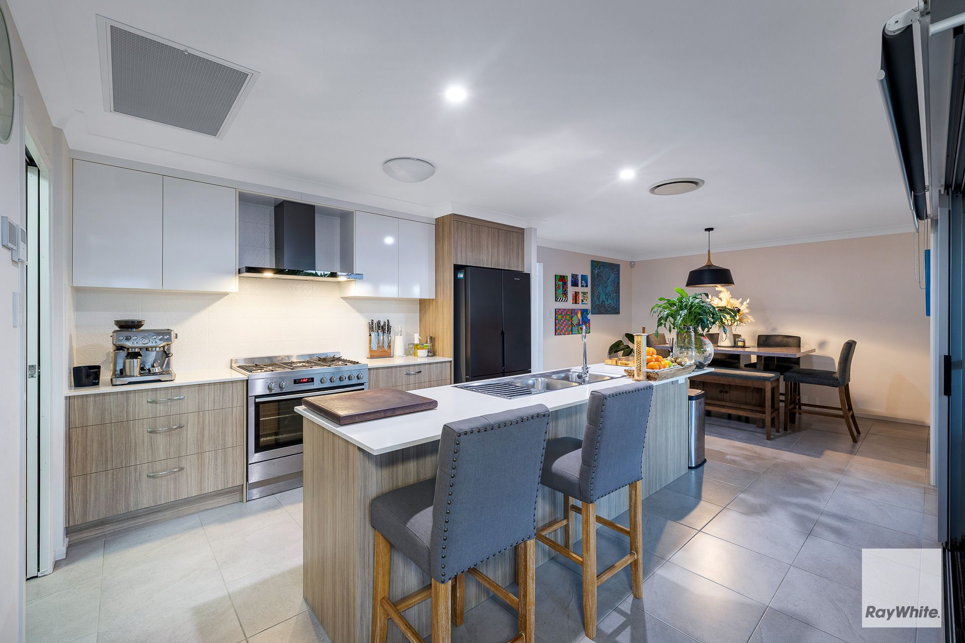 15 Muller Street, Redland Bay, QLD 4165