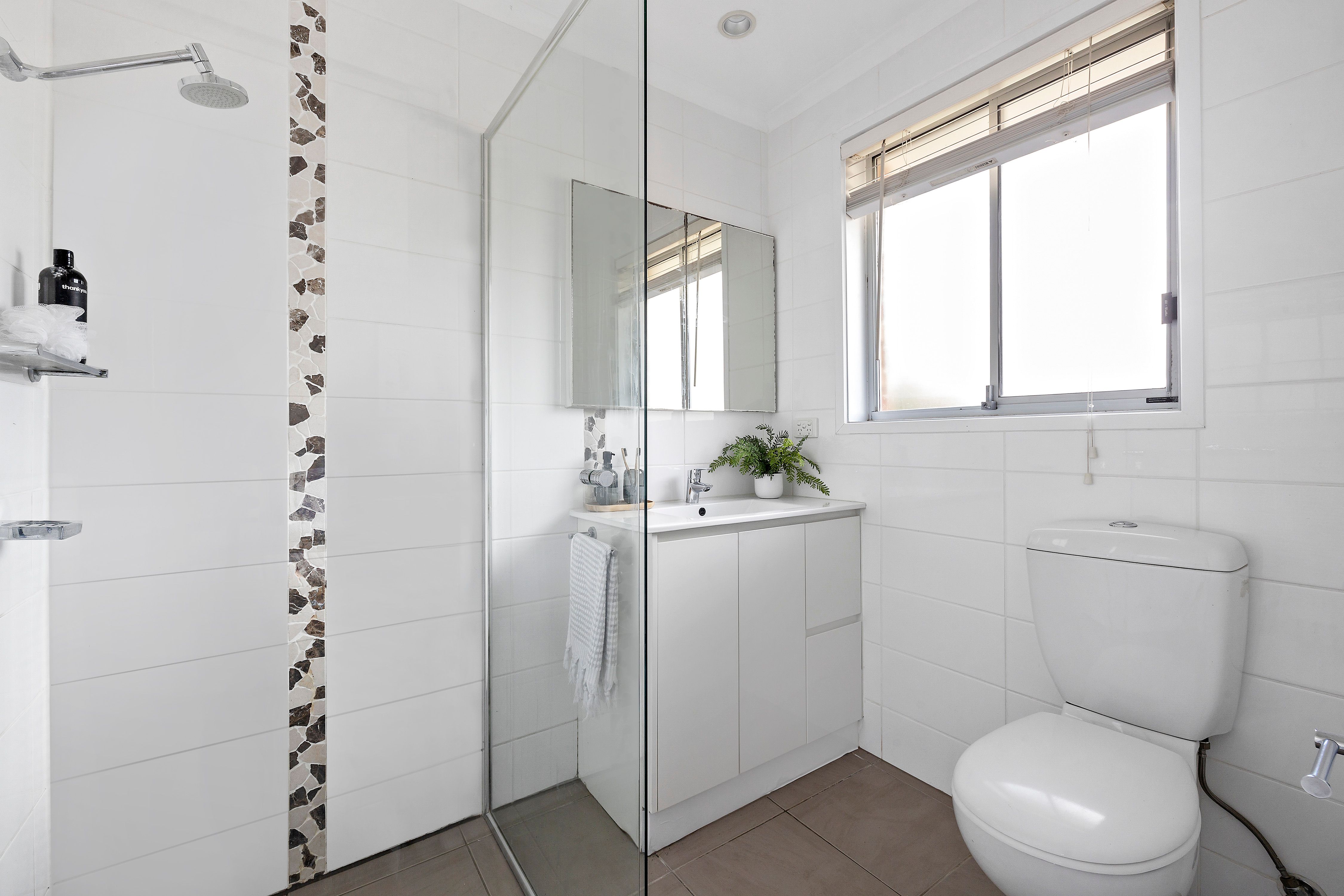 19 Mount Erin Crescent — photo 13 of 19