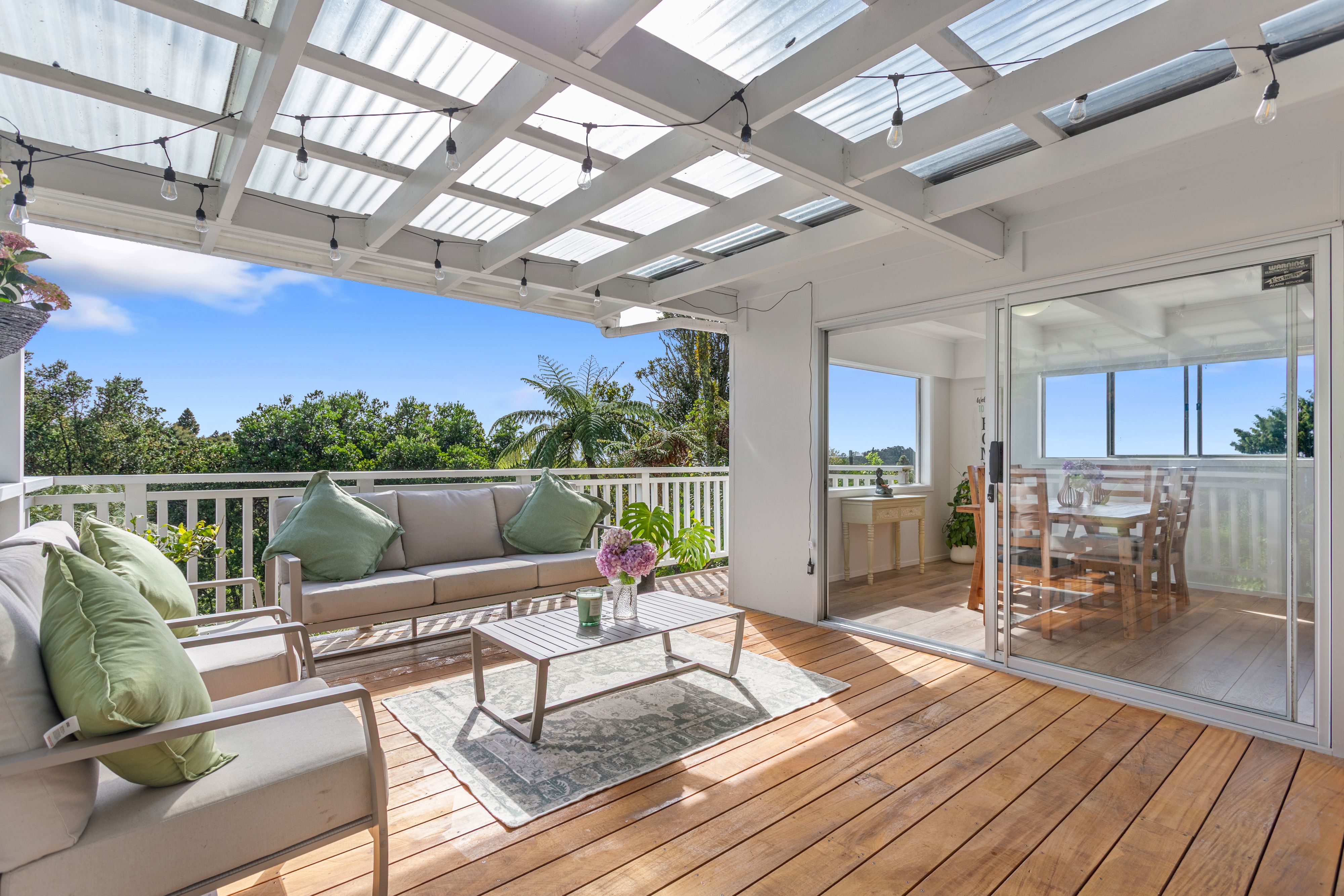 462 Scenic Drive, Waiatarua, Waitakere City