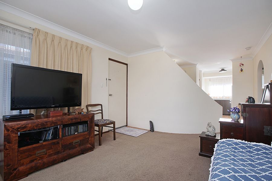 2/4 Harris Street, Palmyra, WA 6157