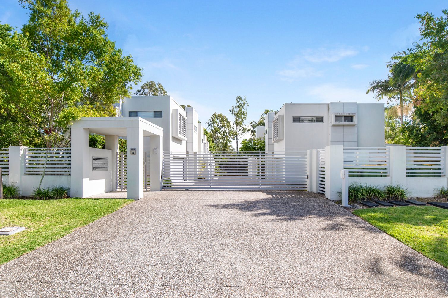 10 Careel Close, Helensvale QLD 4212