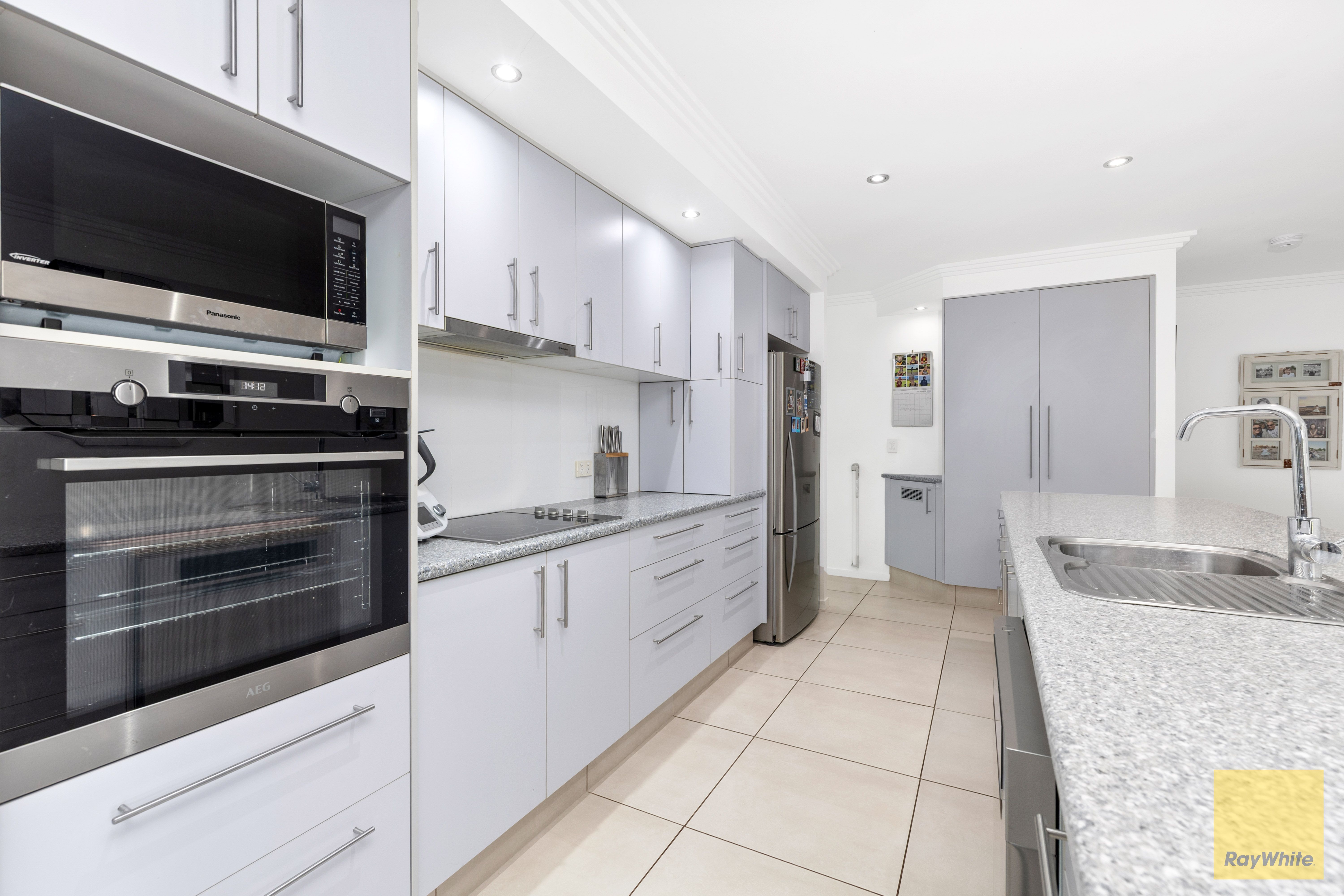 11 Canterbury Road — photo 8 of 25