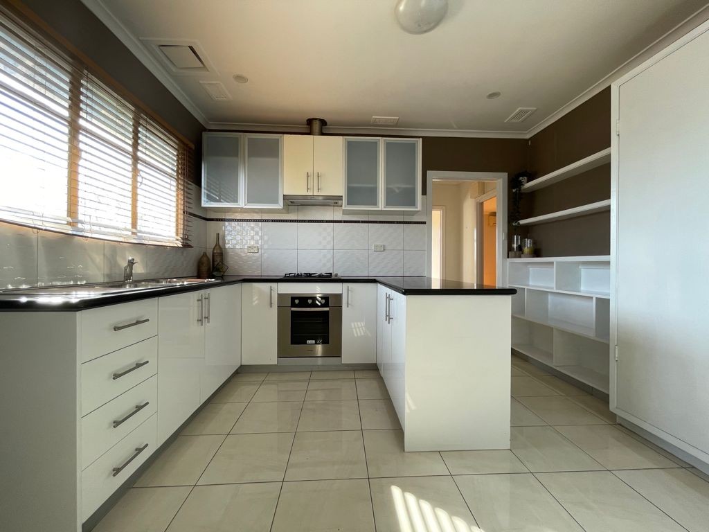 37A Binalong Avenue, Chadstone, VIC 3148