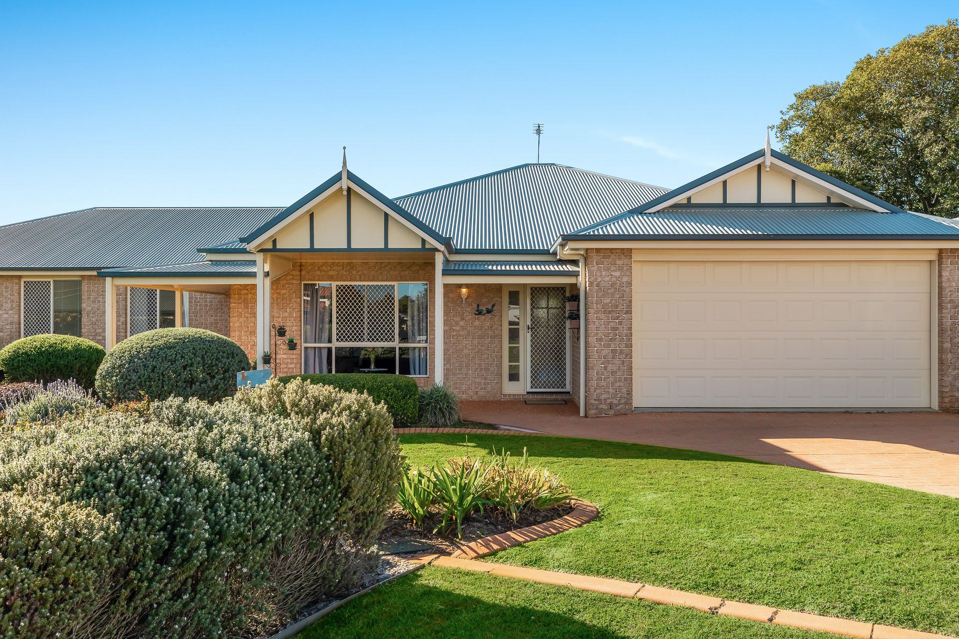 1 Olympus Court, Middle Ridge, QLD 4350 - Sold House - Ray White ...