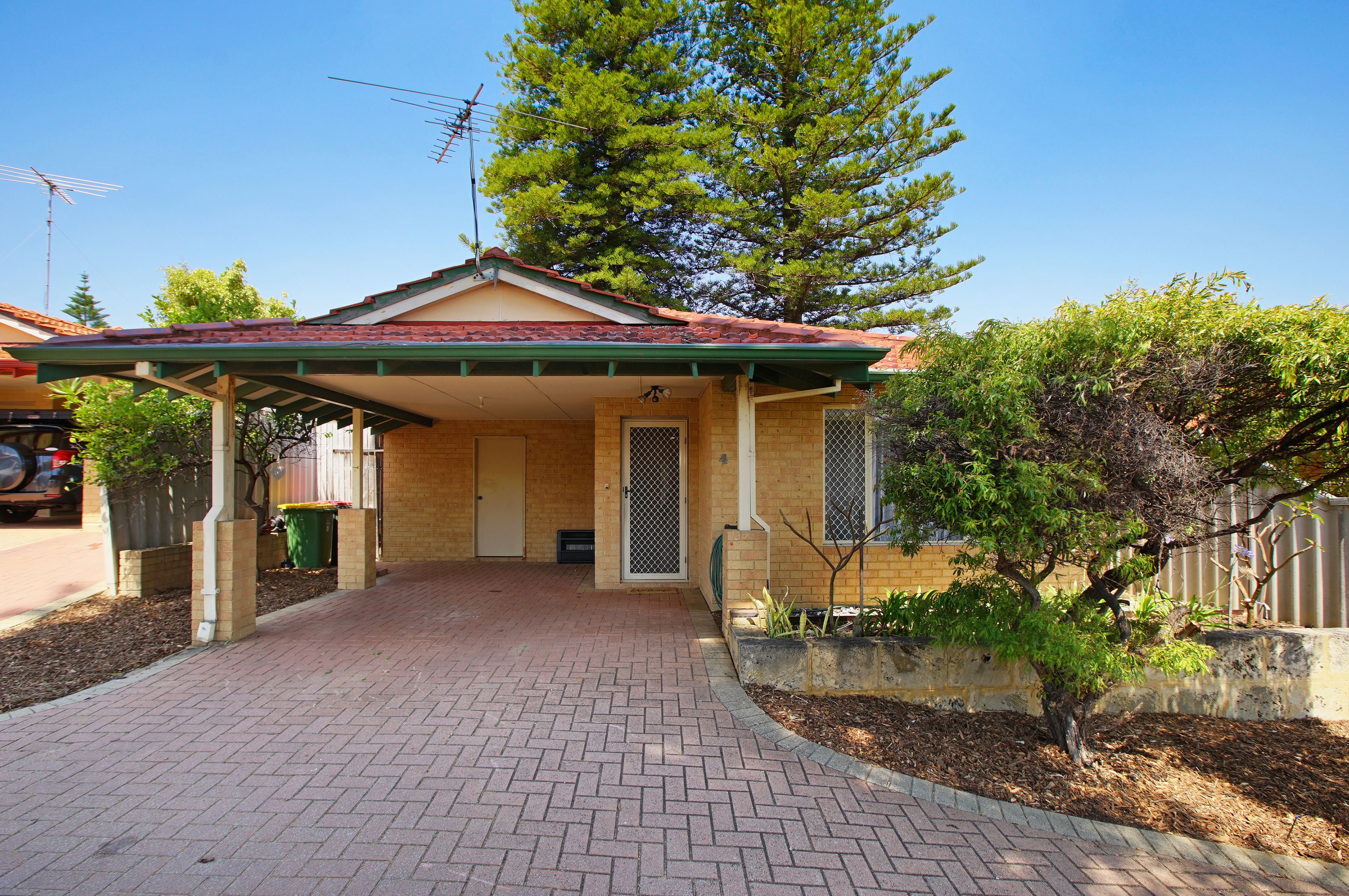 4/104 Forrest Road, Hamilton Hill, WA 6163