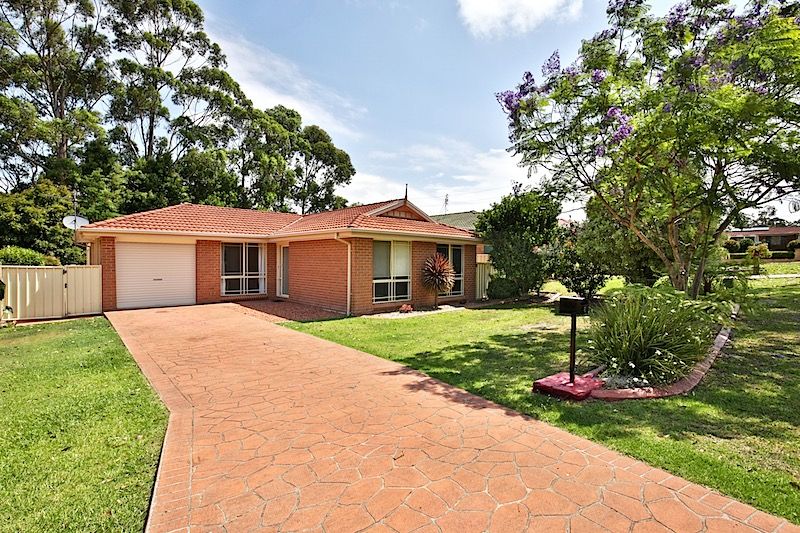 6 Olympic Drive, West Nowra, NSW 2541
