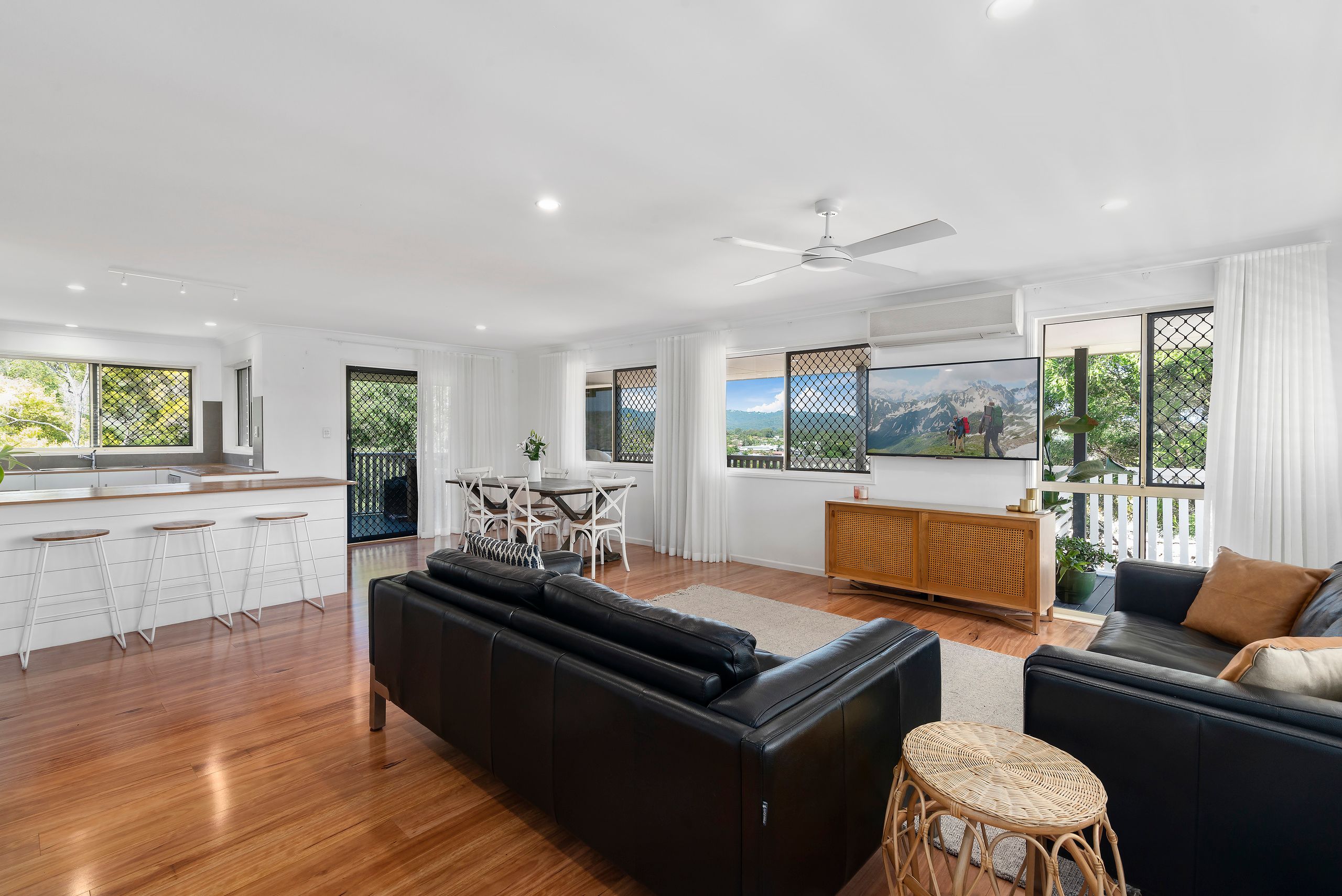 5 Bunbury Court, Elanora QLD 4221