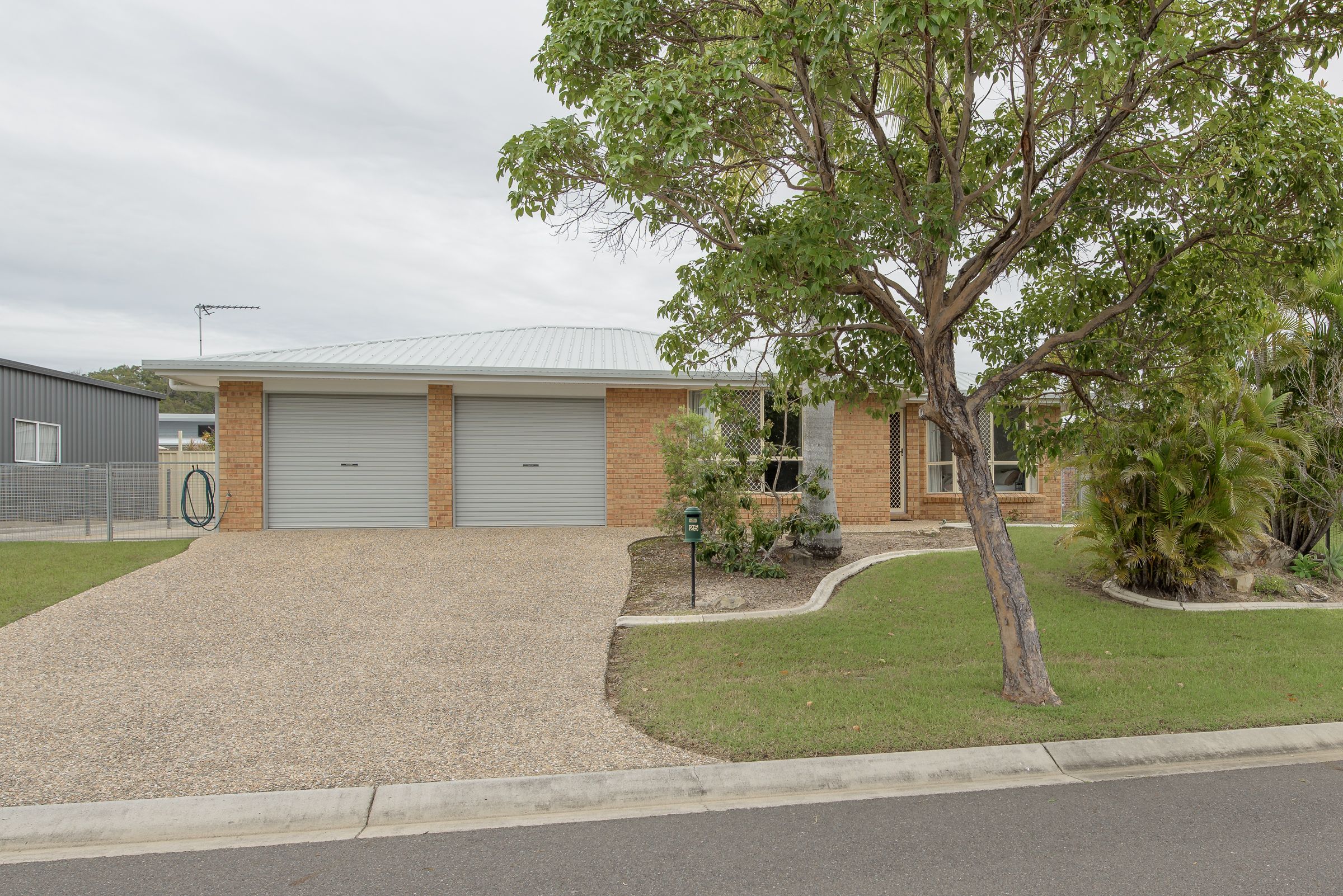25 Curtis Avenue, Boyne Island, QLD 4680