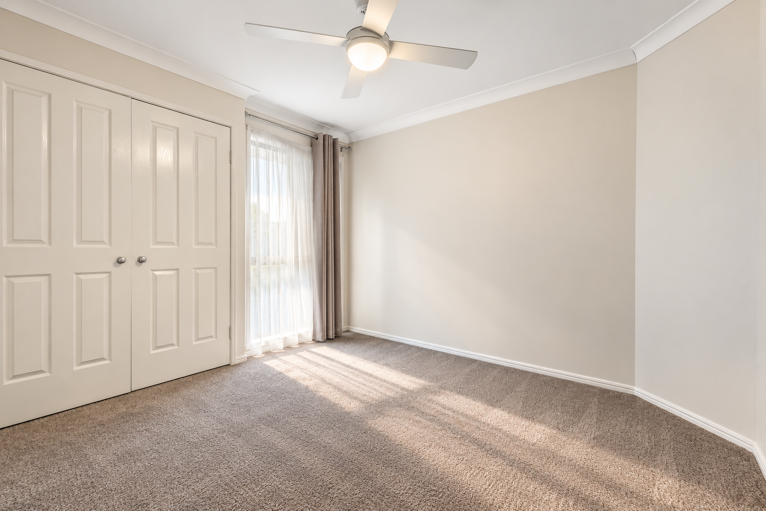 16 Canterbury Close — photo 13 of 17
