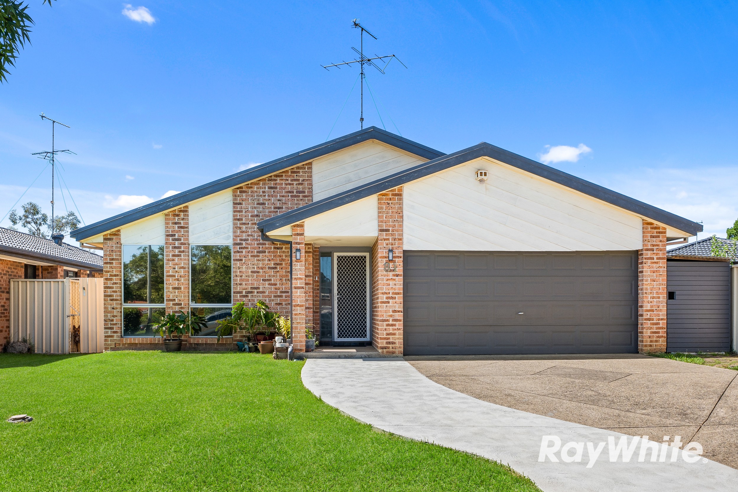 81 Explorers Way, St Clair, NSW 2759