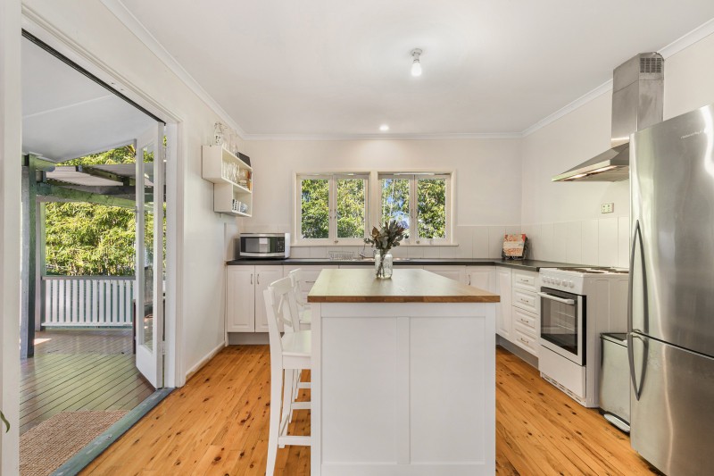 27 Charmaine Street, Moorooka, QLD 4105