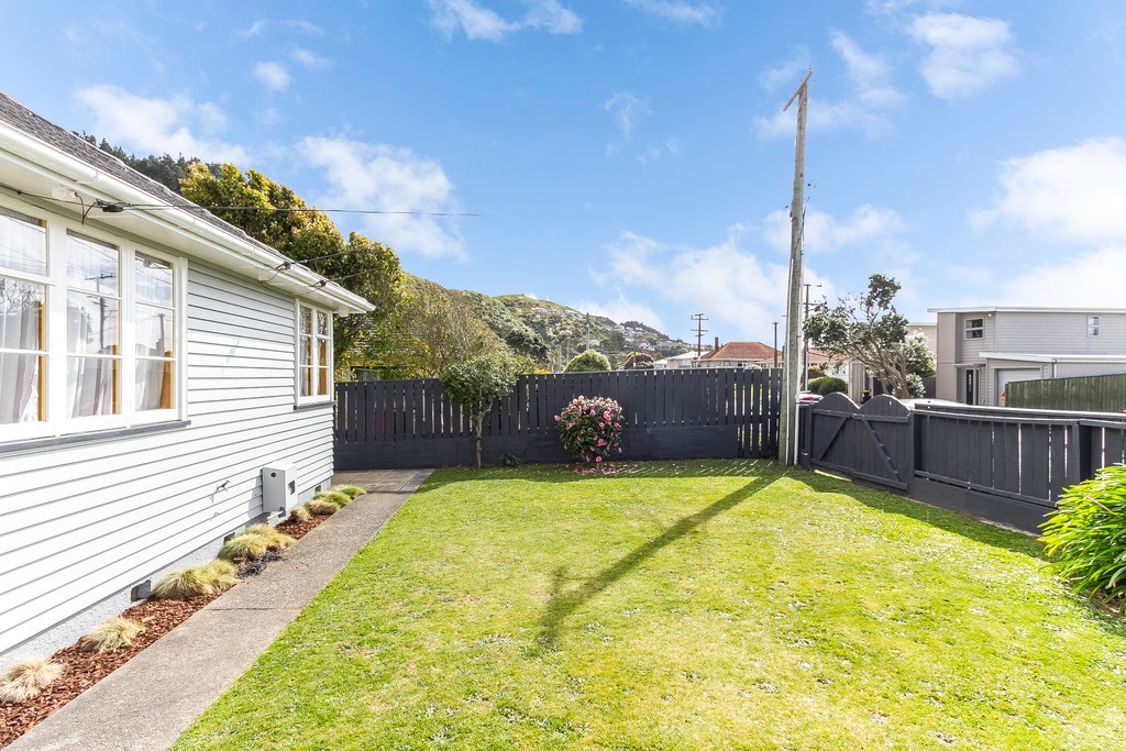 13 Franklyn Road, Tawa, Wellington City