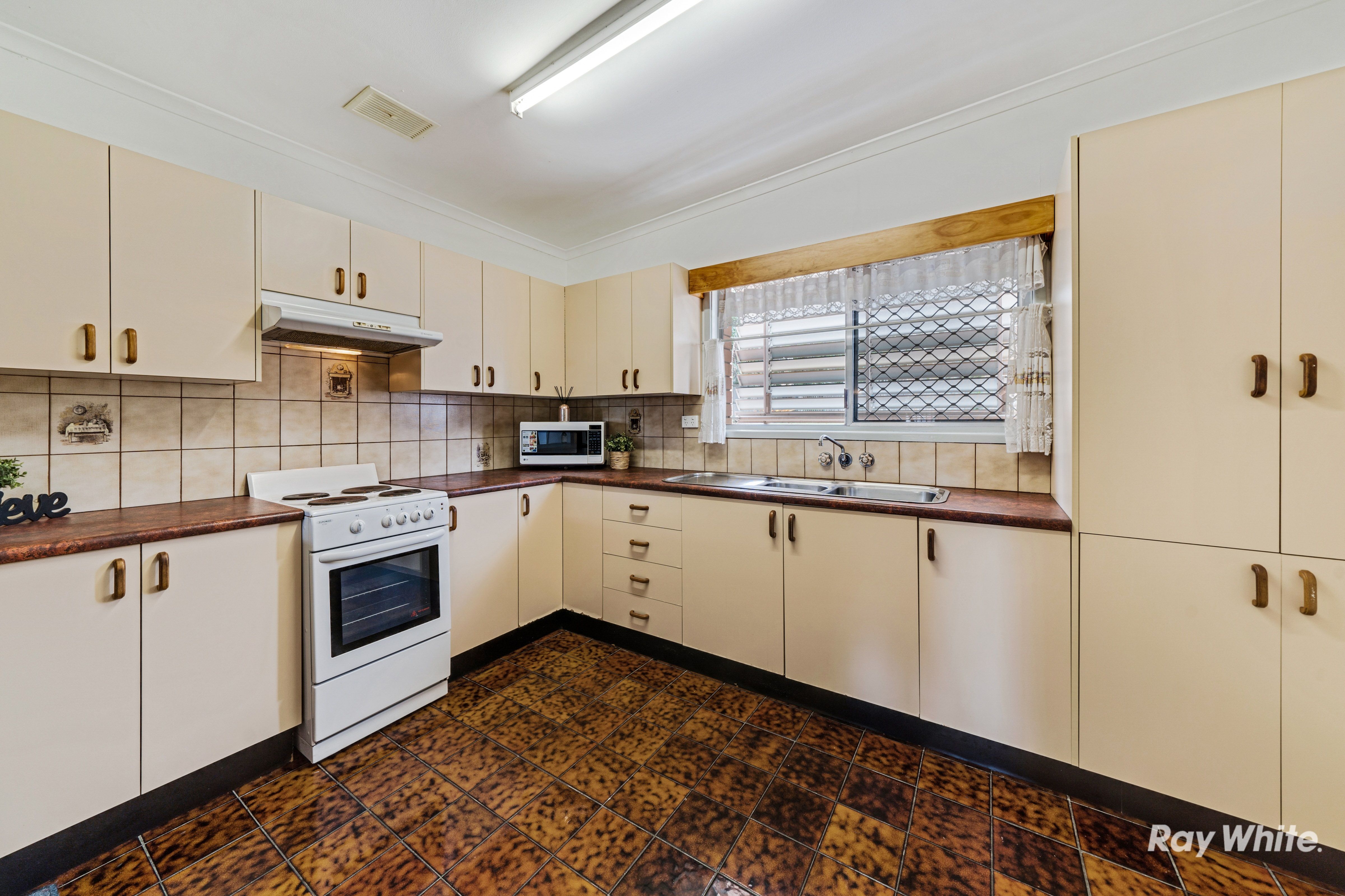 16 Kelly Street, Eagleby, QLD 4207