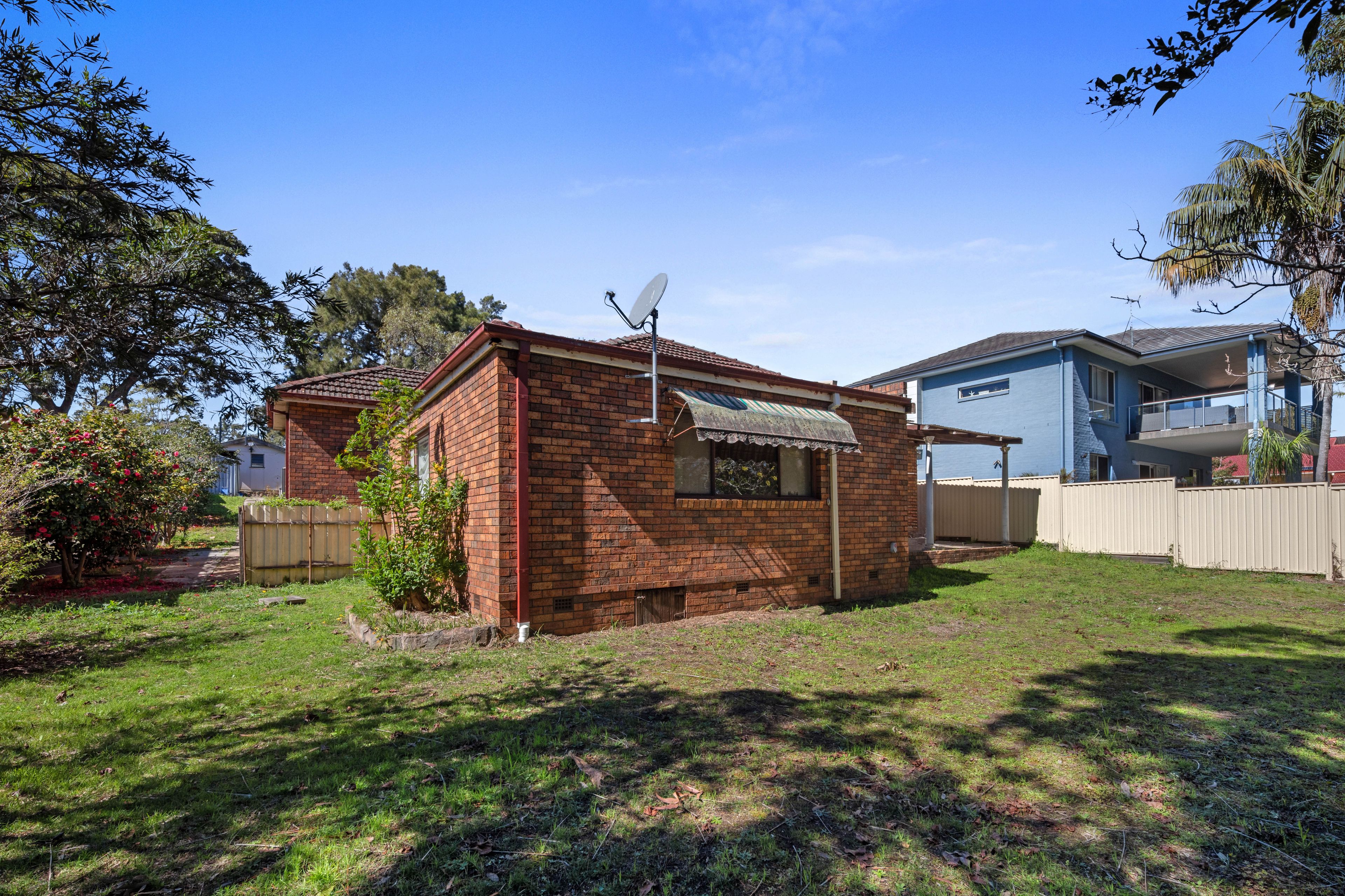 44 Oatley Parade — photo 7 of 9