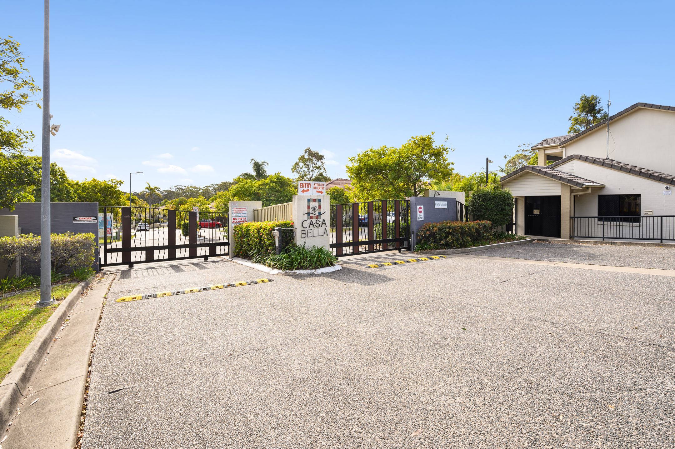 63/590 Pine Ridge Road, Coombabah, QLD 4216