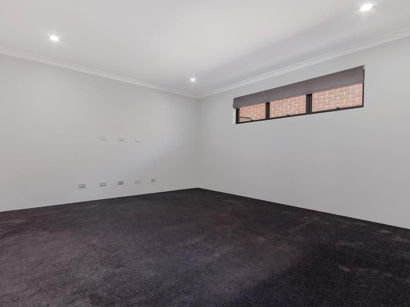 4 Vila Do Porto Crescent — photo 19 of 29