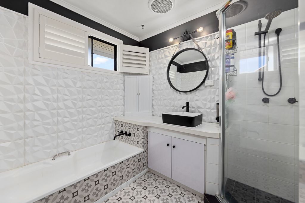 107 Kennedy Street — photo 9 of 24
