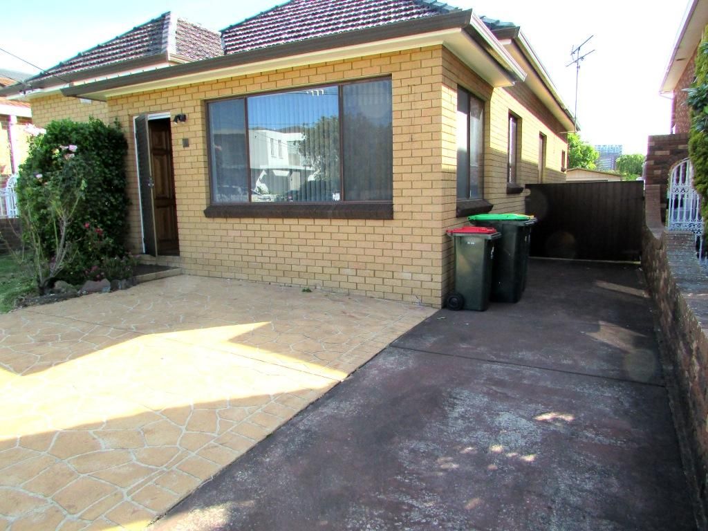 9 Clevedon Road, Hurstville, NSW 2220