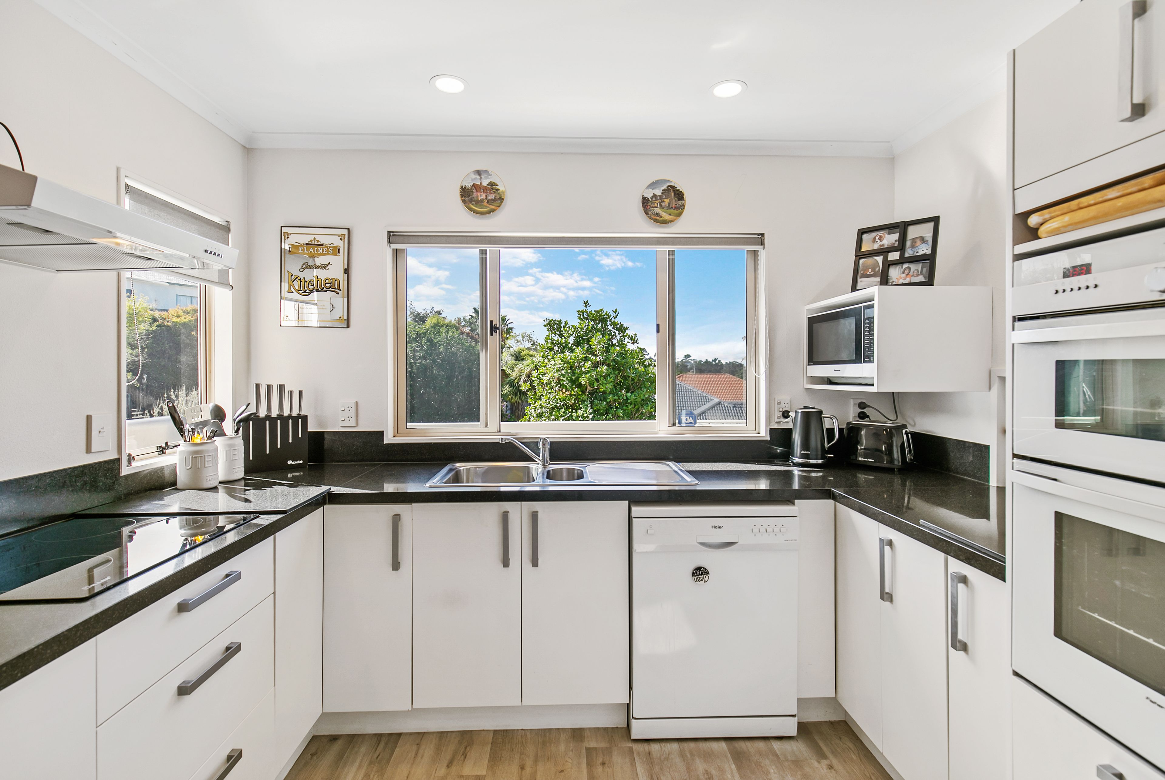 27 Westminster Gardens, Unsworth Heights, North Shore City