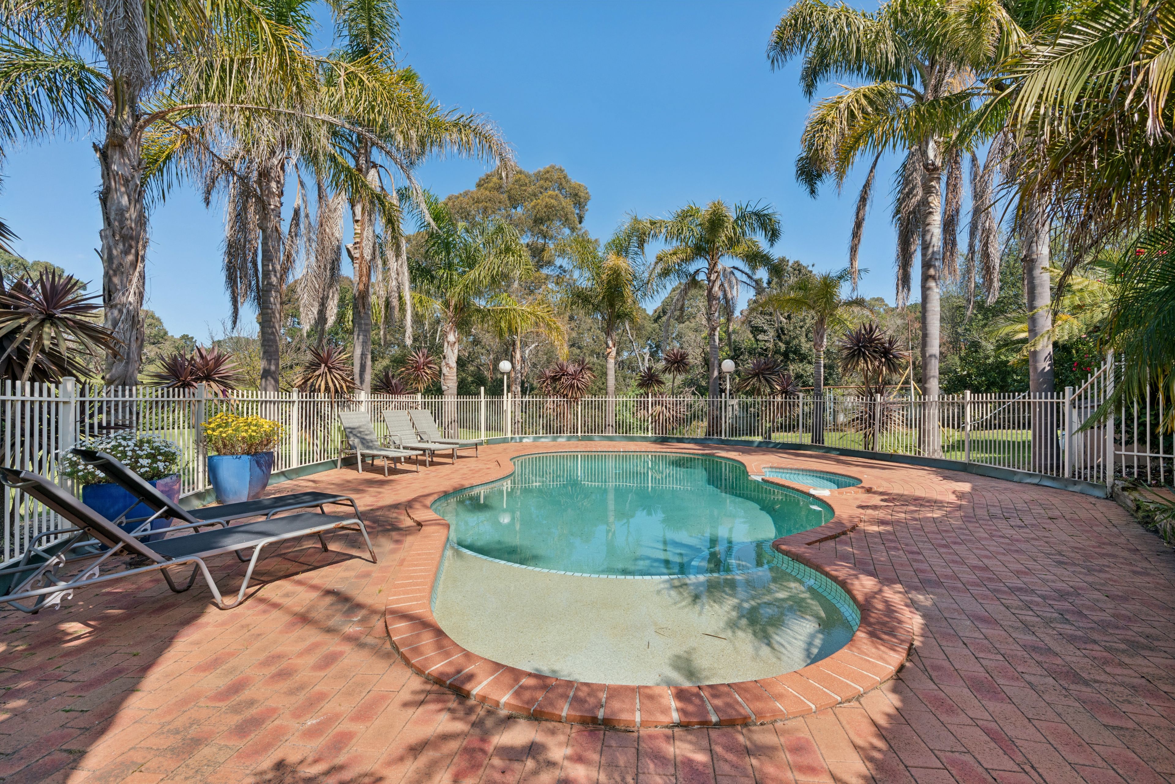 76 Lockhart Drive — photo 18 of 24